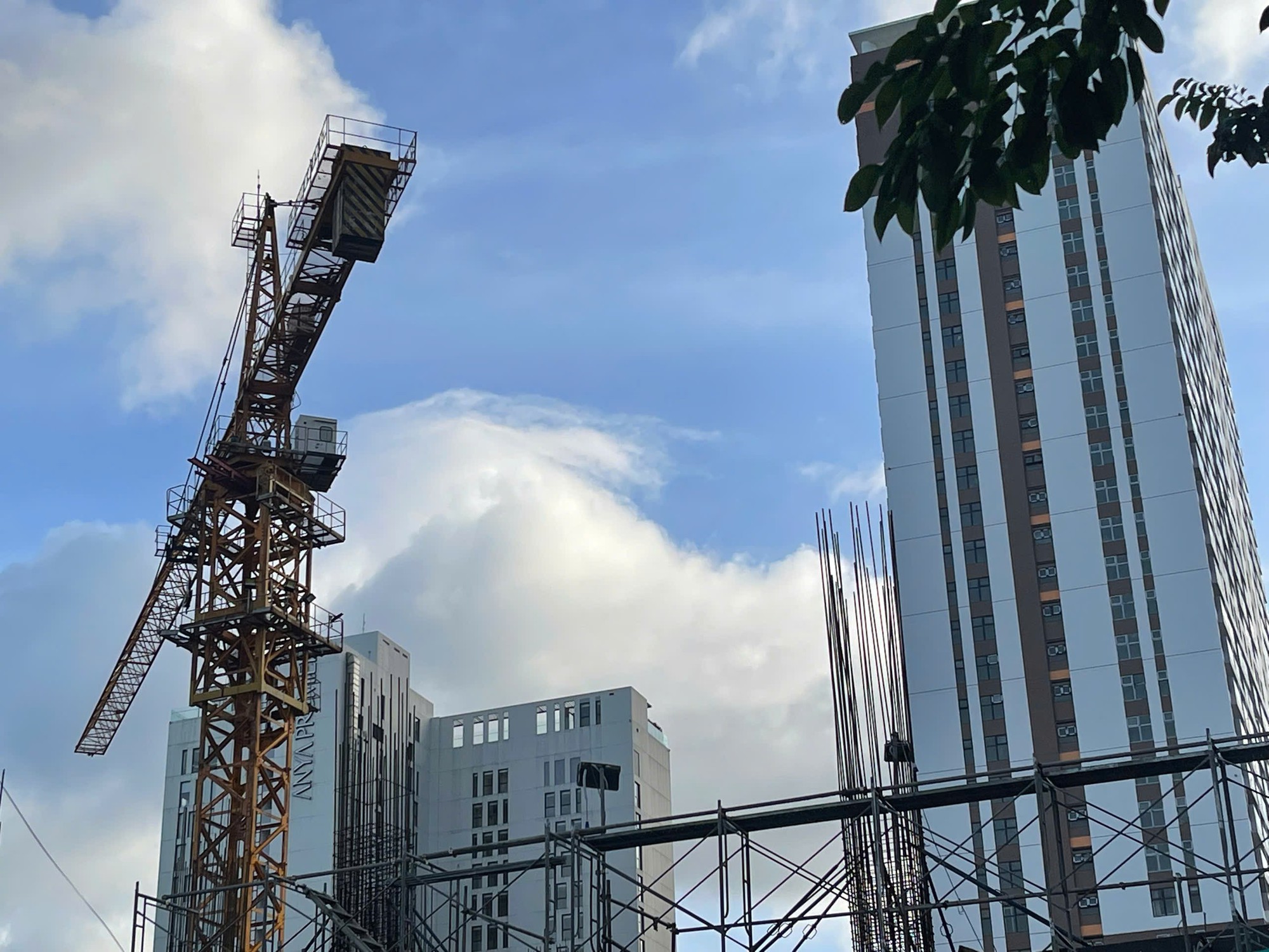 Ứng phó bão số 13: Các tỉnh miền Trung khẩn cấp sơ tán dân, ứng trực giữ đường- Ảnh 19.