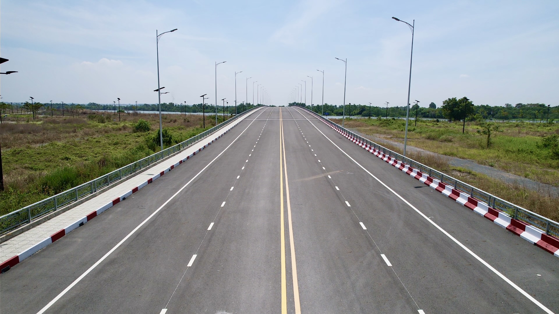 Hương lộ 2 nối QL51 với cao tốc đua tiến độ, sẵn sàng thông xe cuối tháng 11- Ảnh 17. Hương lộ 2 nối QL51 với cao tốc đua tiến độ, sẵn sàng thông xe cuối tháng 11- Ảnh 17.