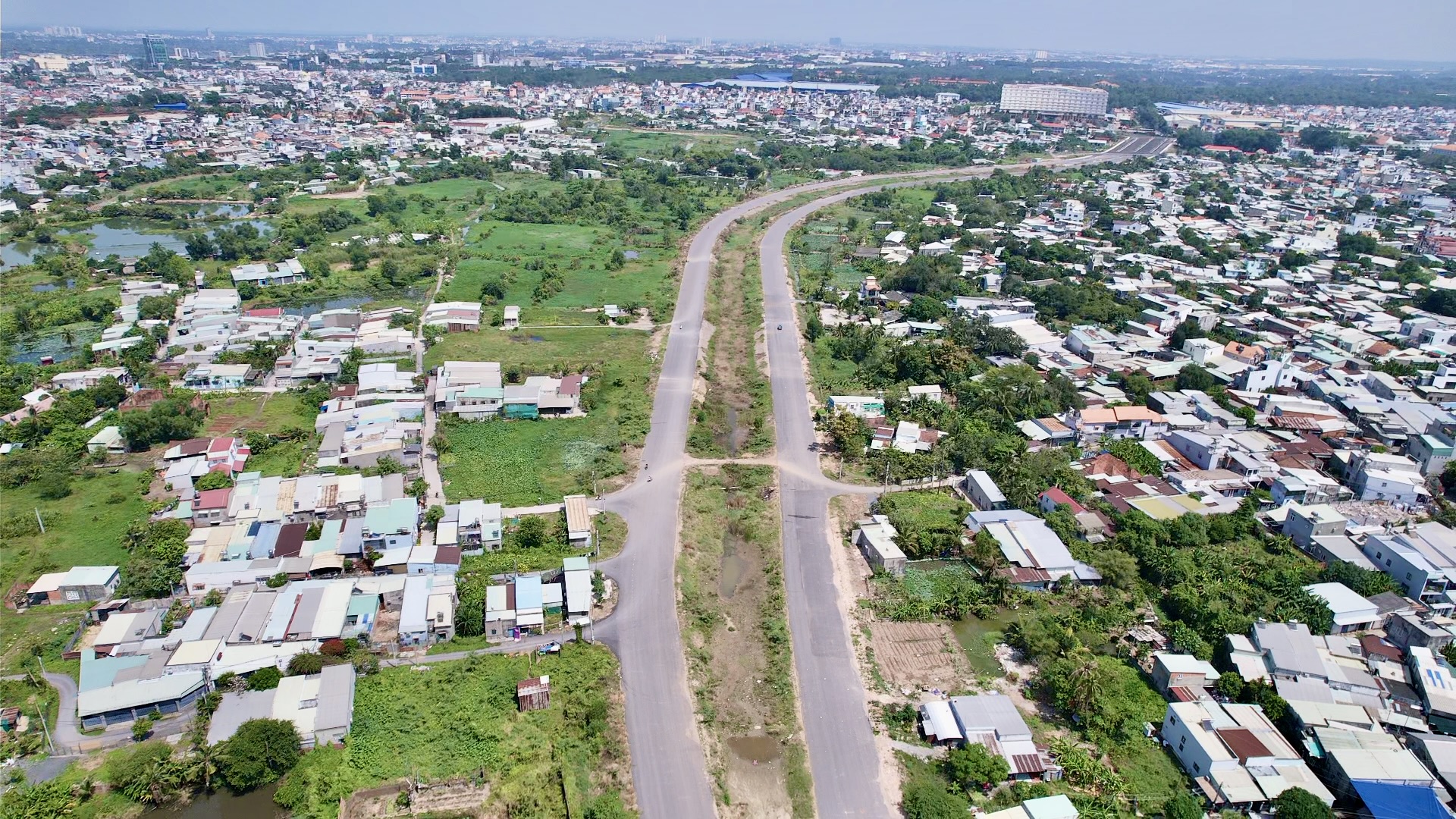 Hương lộ 2 nối QL51 với cao tốc đua tiến độ, sẵn sàng thông xe cuối tháng 11- Ảnh 2. Hương lộ 2 nối QL51 với cao tốc đua tiến độ, sẵn sàng thông xe cuối tháng 11- Ảnh 2.