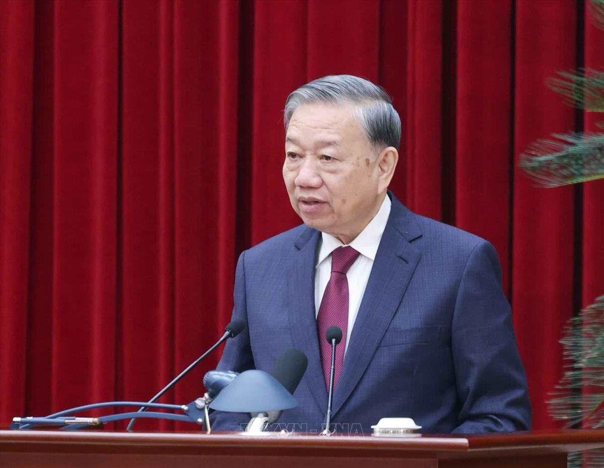 Thống nhất nhân sự giới thiệu tham gia Bộ Chính trị, Ban Bí thư khóa XIV- Ảnh 1. Thống nhất nhân sự giới thiệu tham gia Bộ Chính trị, Ban Bí thư khóa XIV- Ảnh 1.