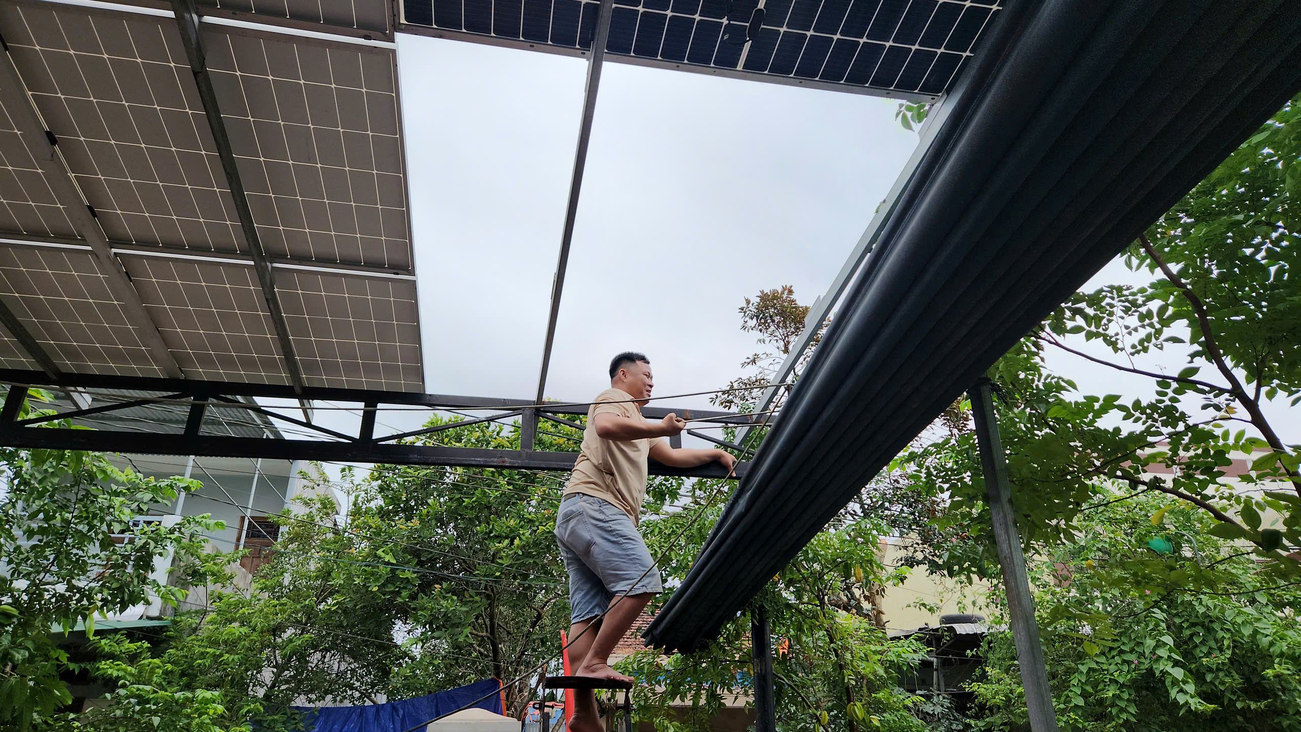 Ứng phó bão số 13: Các tỉnh miền Trung khẩn cấp sơ tán dân, ứng trực giữ đường- Ảnh 16. Ứng phó bão số 13: Các tỉnh miền Trung khẩn cấp sơ tán dân, ứng trực giữ đường- Ảnh 16.