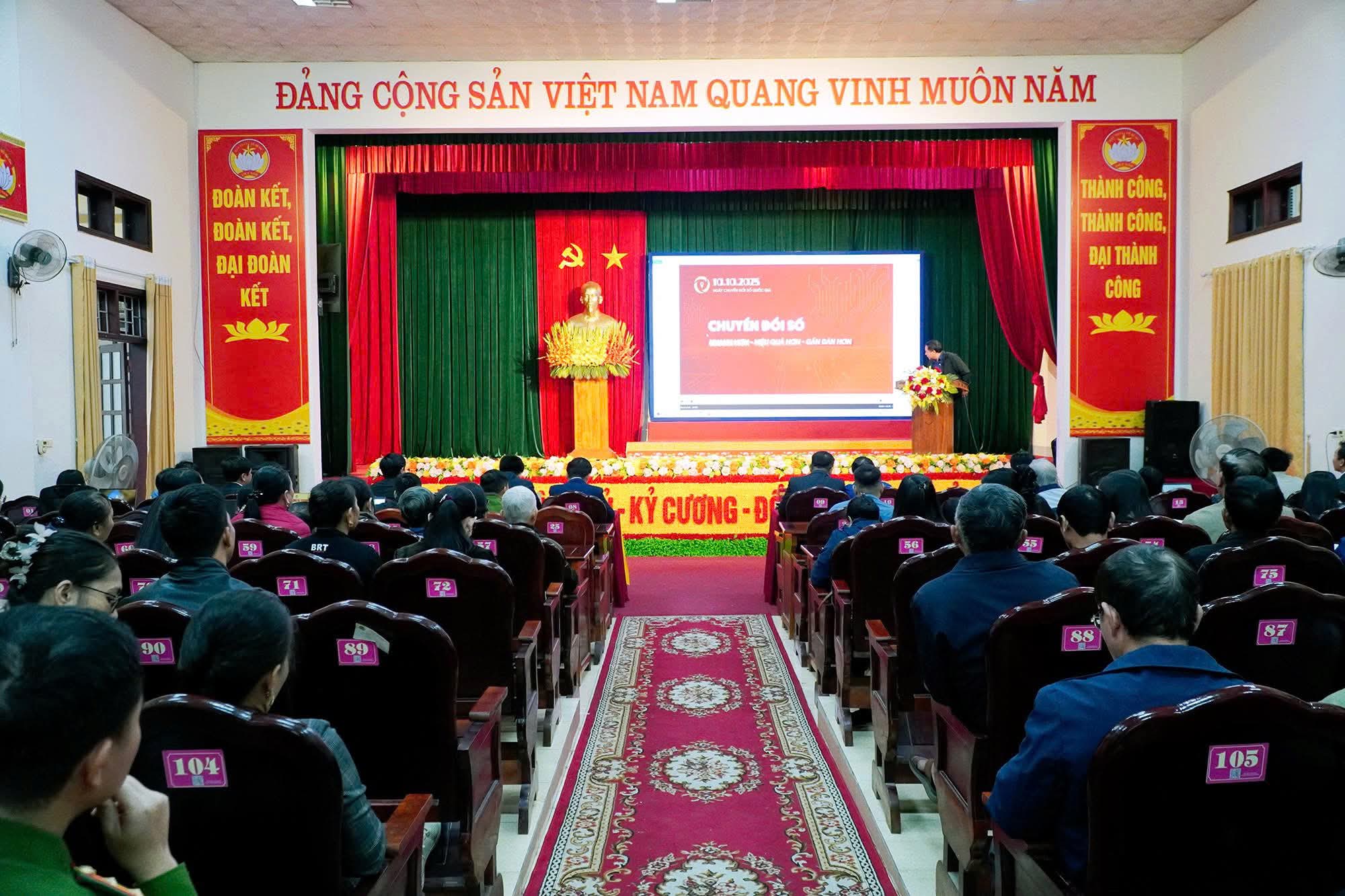 Hà Tĩnh: Xây dựng chính quyền số minh bạch, lấy người dân làm trung tâm- Ảnh 2. Hà Tĩnh: Xây dựng chính quyền số minh bạch, lấy người dân làm trung tâm- Ảnh 2.