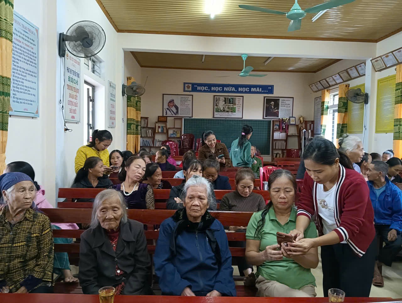 Hà Tĩnh: Xây dựng chính quyền số minh bạch, lấy người dân làm trung tâm- Ảnh 4. Hà Tĩnh: Xây dựng chính quyền số minh bạch, lấy người dân làm trung tâm- Ảnh 4.