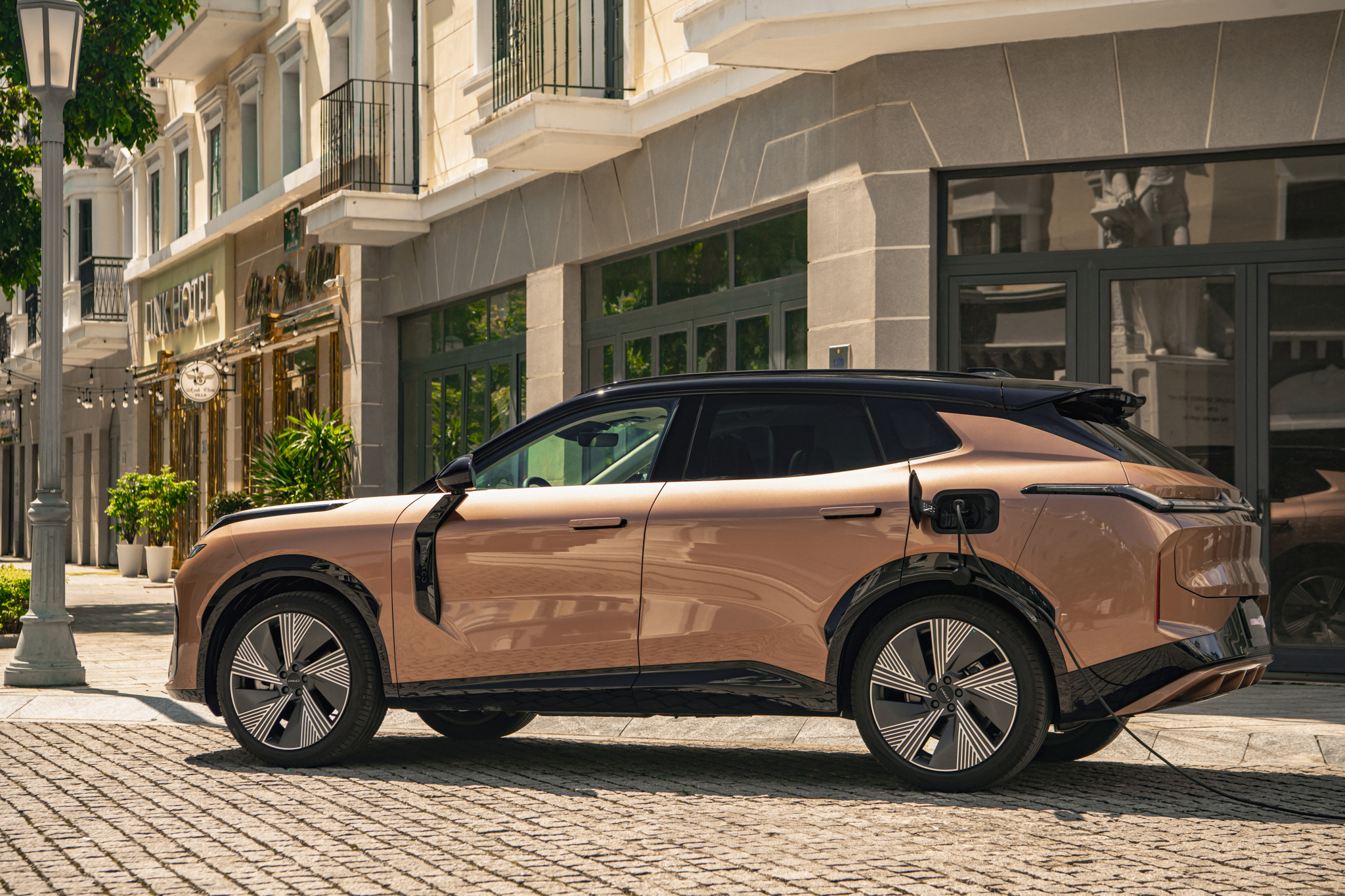 Lynk & Co 08 có thật là “bầu trời công nghệ”?- Ảnh 1. Lynk & Co 08 có thật là “bầu trời công nghệ”?- Ảnh 1.