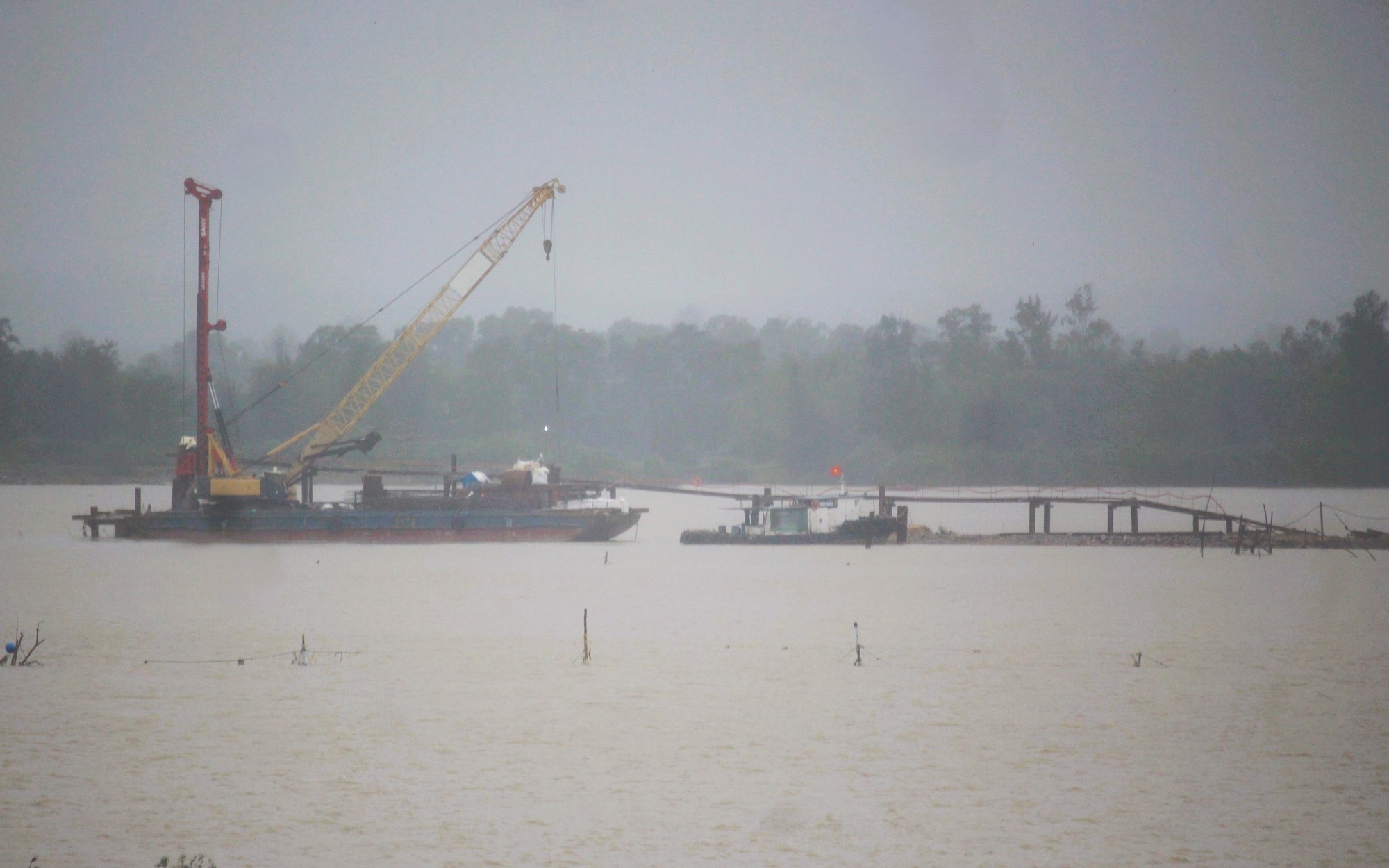 Quảng Trị đốc thúc tiến độ và giải ngân vốn các dự án được kéo dài đến hết tháng 12- Ảnh 3. Quảng Trị còn 14 dự án chưa giải ngân vốn đầu tư công, hơn 40 dự án tỷ lệ giải ngân thấp