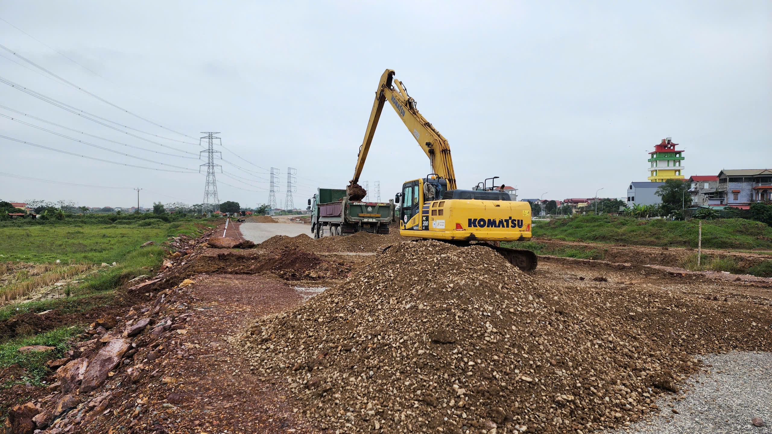 Bắc Ninh gấp rút thi công Vành đai 4 - Vùng Thủ đô để về đích đúng hẹn 31/12- Ảnh 2. Bắc Ninh gấp rút thi công Vành đai 4 - Vùng Thủ đô để về đích đúng hẹn 31/12- Ảnh 2.