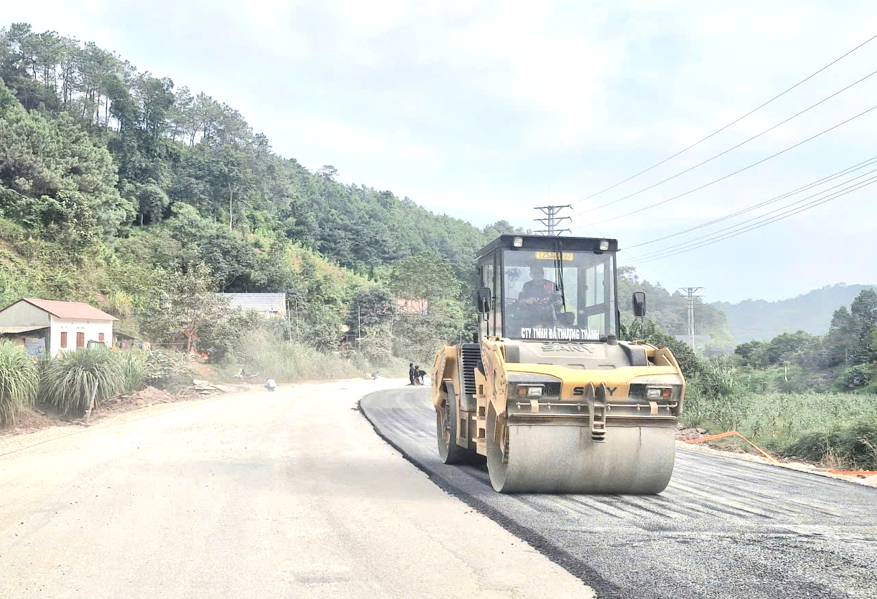Nhà thầu tăng ca, quyết tâm đưa dự án nâng cấp quốc lộ 4B qua Lạng Sơn về đích đúng hạn- Ảnh 14. Nhà thầu tăng ca, quyết tâm đưa dự án nâng cấp quốc lộ 4B qua Lạng Sơn về đích đúng hạn- Ảnh 14.