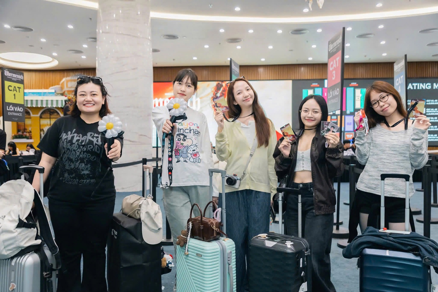 Người hâm mộ đổ về Ocean City chào đón G-DRAGON 2025 WORLD TOUR [Übermensch] IN HANOI- Ảnh 1.