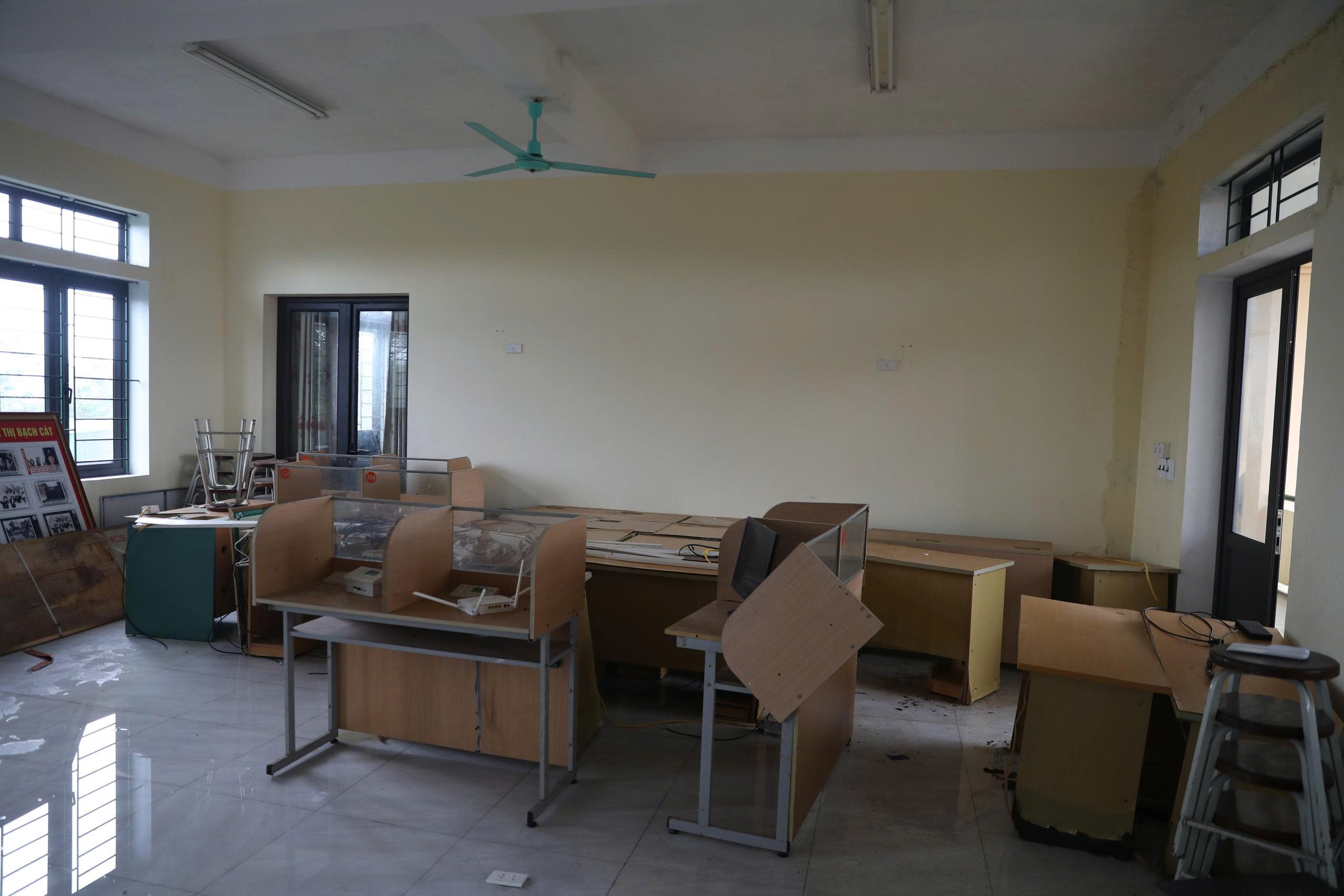 Sửa chữa trường học sau bão lũ ở Nghệ An gặp khó do thiếu kinh phí - Ảnh 3. Sửa chữa trường học sau bão lũ ở Nghệ An gặp khó do thiếu kinh phí - Ảnh 3.