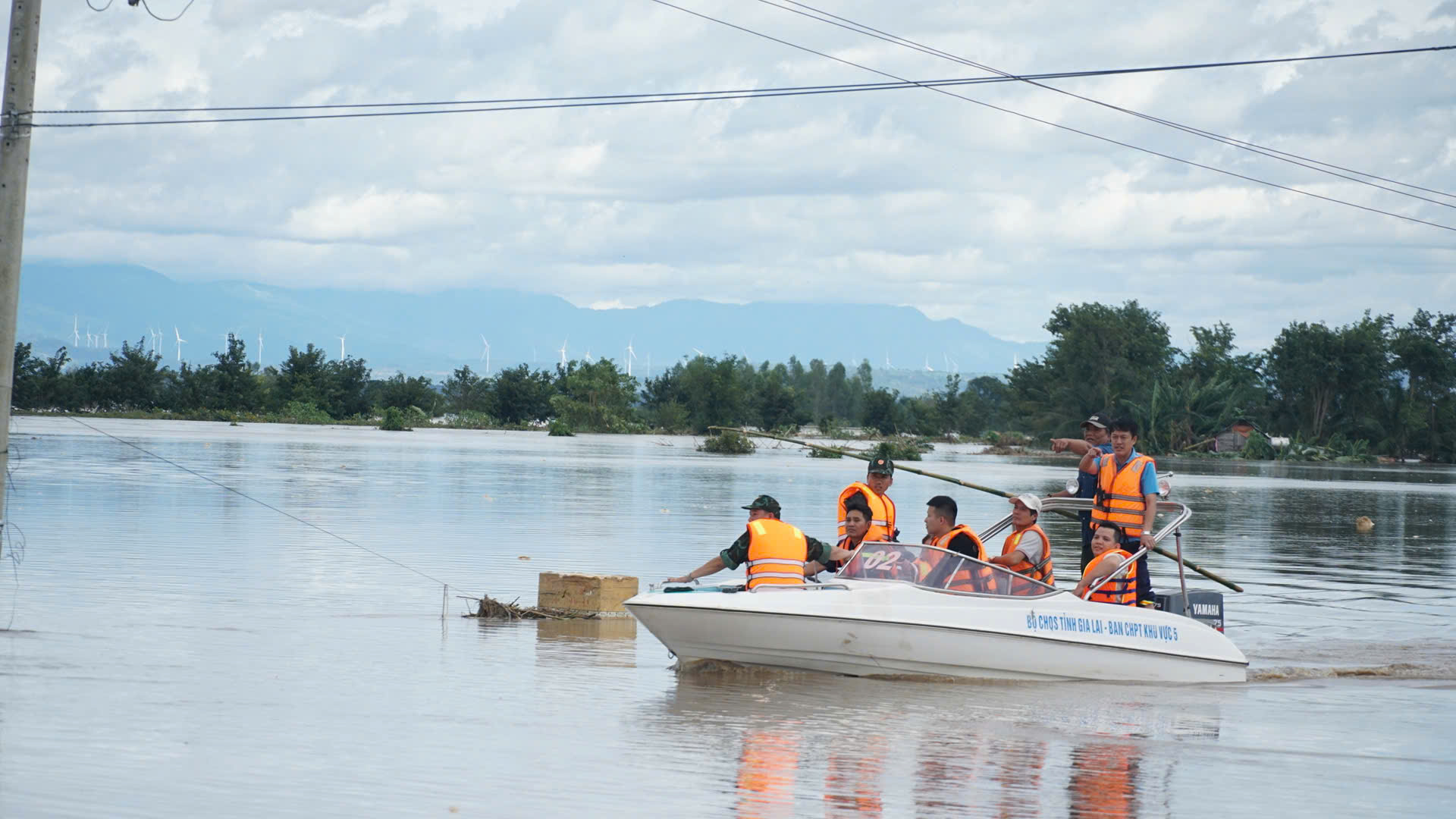 Bão số 13: Gia Lai thiệt hại hơn 5.000 tỷ đồng, 2 người tử vong- Ảnh 17. Bão số 13: Gia Lai thiệt hại hơn 5.000 tỷ đồng, 2 người tử vong- Ảnh 17.