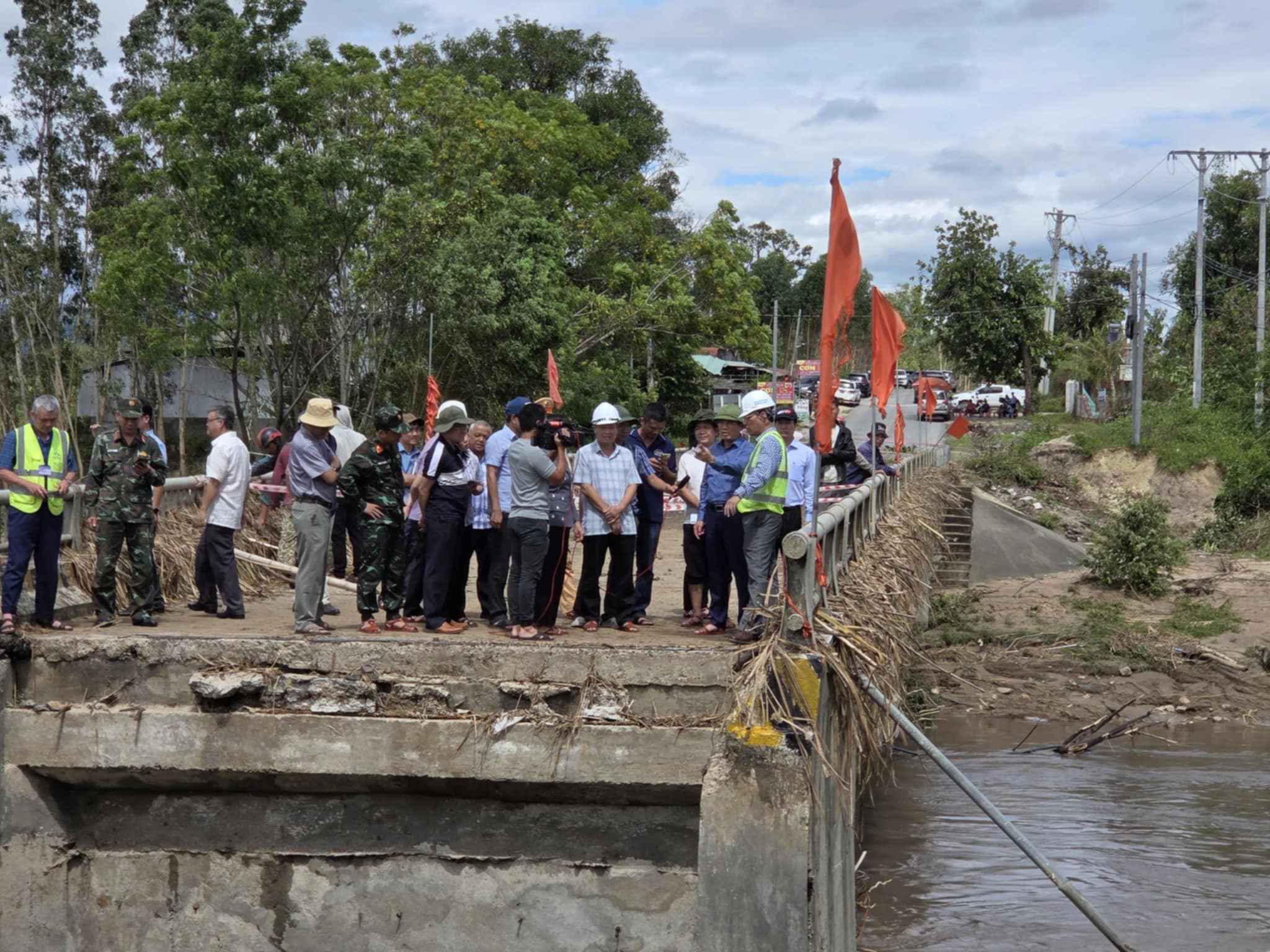 Bão số 13: Gia Lai thiệt hại hơn 5.000 tỷ đồng, 2 người tử vong- Ảnh 6. Bão số 13: Gia Lai thiệt hại hơn 5.000 tỷ đồng, 2 người tử vong- Ảnh 6.