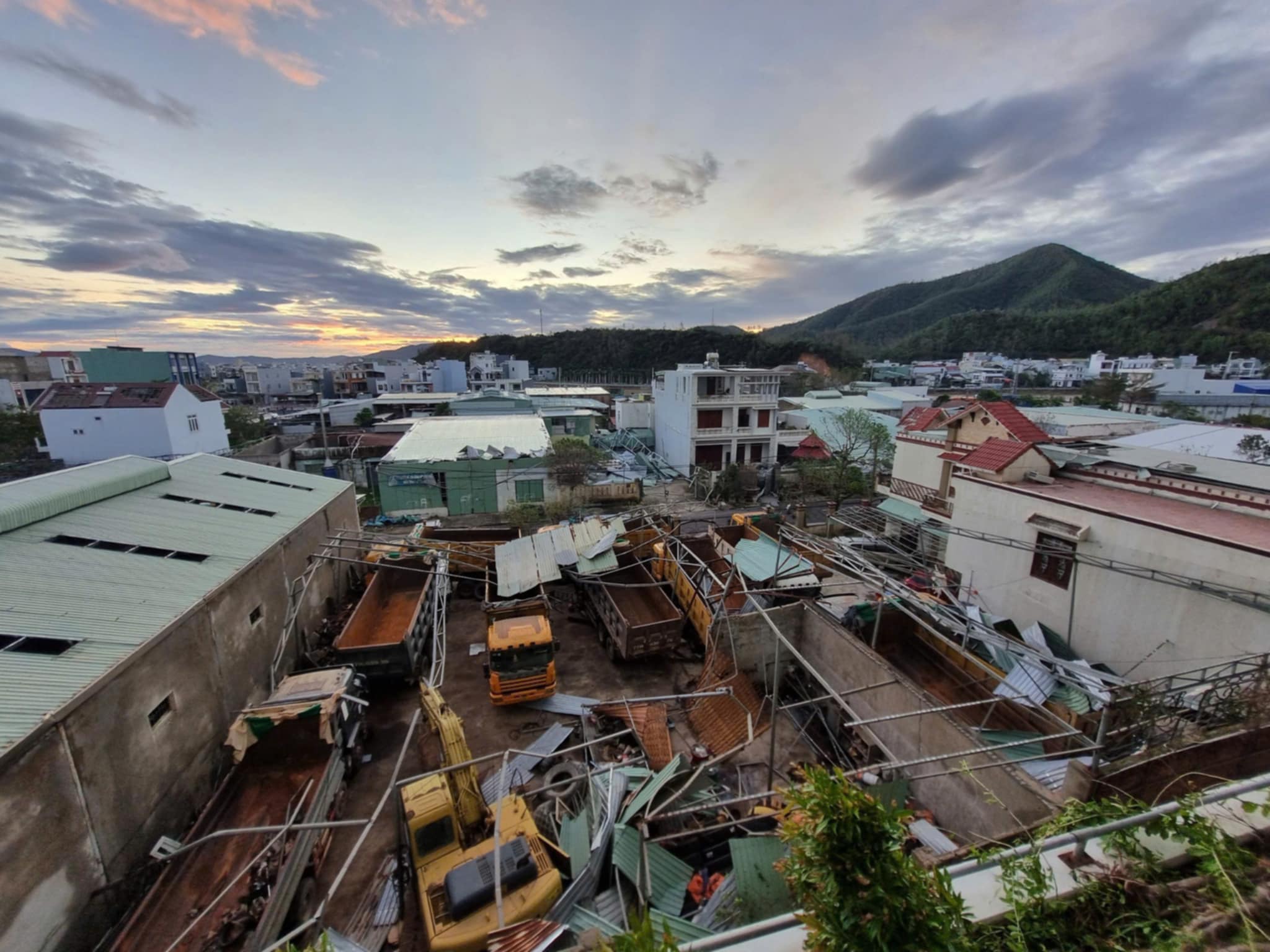 Bão số 13: Gia Lai thiệt hại hơn 5.000 tỷ đồng, 2 người tử vong- Ảnh 4. Bão số 13: Gia Lai thiệt hại hơn 5.000 tỷ đồng, 2 người tử vong- Ảnh 4.