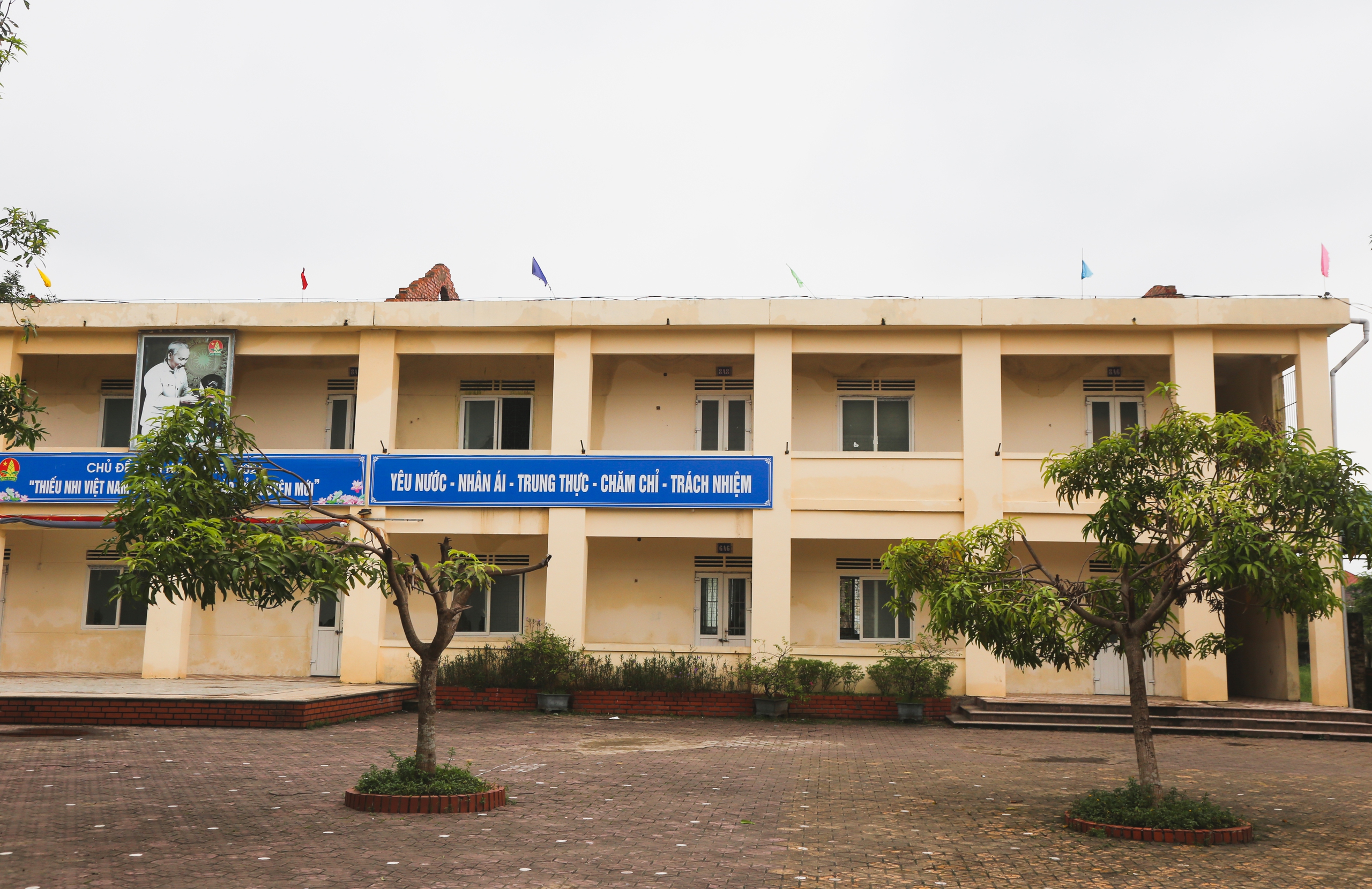 Sửa chữa trường học sau bão lũ ở Nghệ An gặp khó do thiếu kinh phí - Ảnh 1. Sửa chữa trường học sau bão lũ ở Nghệ An gặp khó do thiếu kinh phí - Ảnh 1.