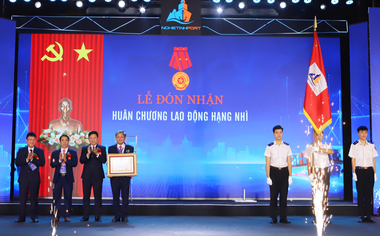 Cảng Nghệ Tĩnh sau 70 năm, chuyển mình thành trụ cột logistics của Bắc Trung Bộ- Ảnh 1. Cảng Nghệ Tĩnh sau 70 năm, chuyển mình thành trụ cột logistics của Bắc Trung Bộ- Ảnh 1.