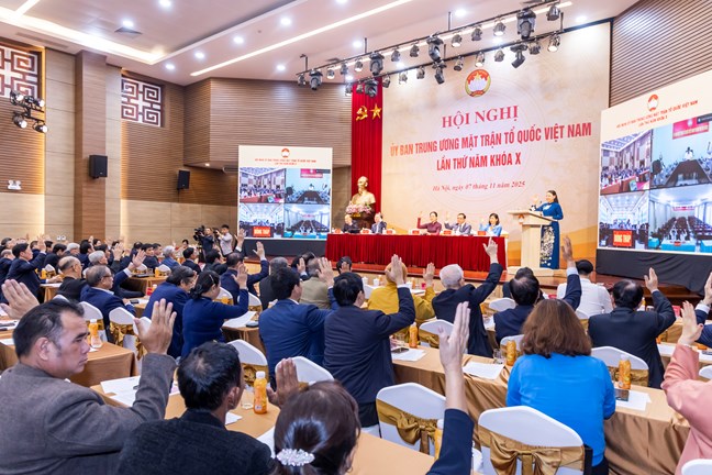 Nhân sĩ, trí thức đóng góp nhiều ý kiến tâm huyết vào văn kiện Đại hội Đảng- Ảnh 3.