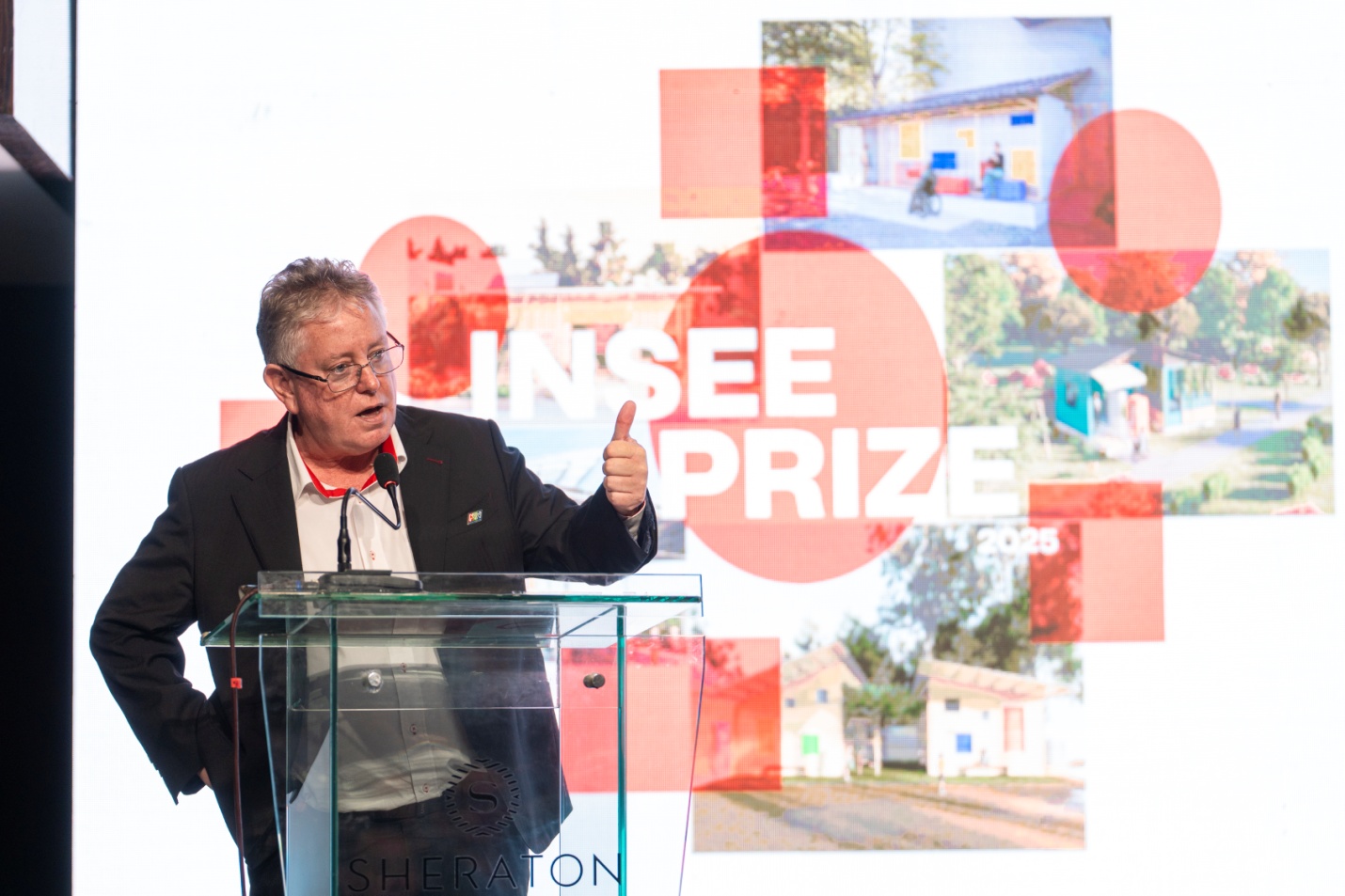 Sinh viên Đại học Kiến trúc TP.HCM giành ngôi quán quân INSEE Prize 2025- Ảnh 2. Ông Eamon Ginley Tổng giám đốc INSEE Việt Nam chia sẻ về hành trình phát triển của INSEE Việt Nam và cuộc thi INSEE Prize 2025.jpg