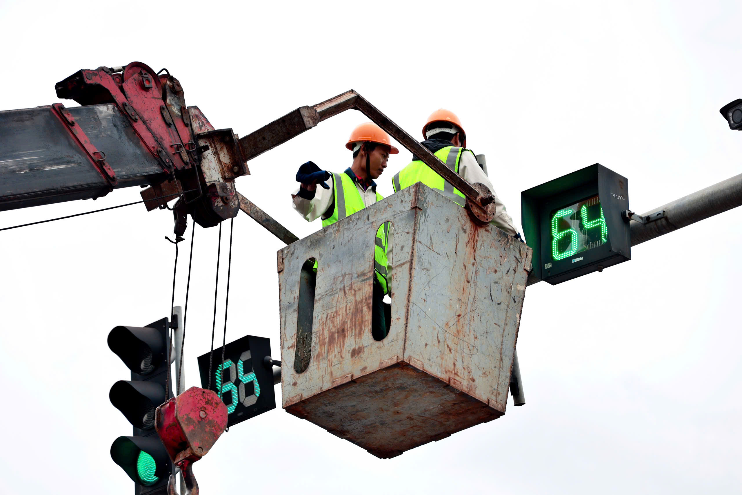 Đèn tín hiệu tại 563 nút giao thông ở Hà Nội sẽ được điều khiển bằng AI- Ảnh 2.