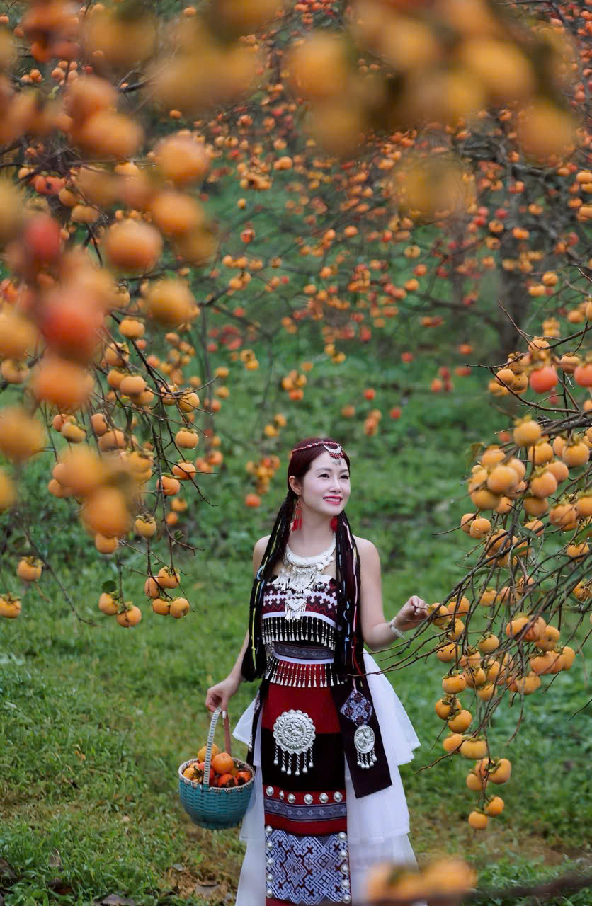 Du khách "săn" ảnh đẹp ở vườn hồng trên cao nguyên Mộc Châu- Ảnh 6.