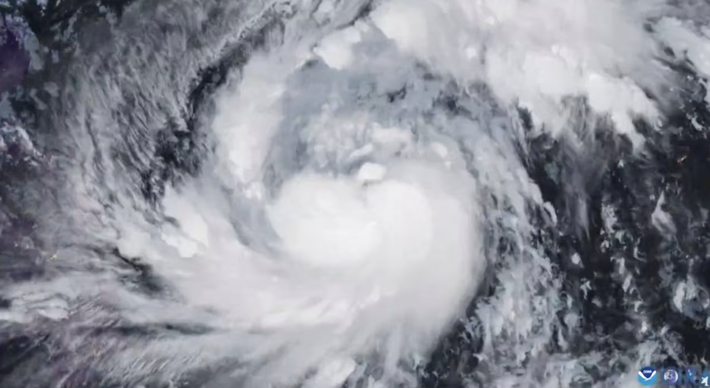 Philippines sơ tán hơn 100.000 người tránh siêu bão Fung-wong- Ảnh 1. Philippines sơ tán hơn 100.000 người tránh siêu bão Fung-wong- Ảnh 1.