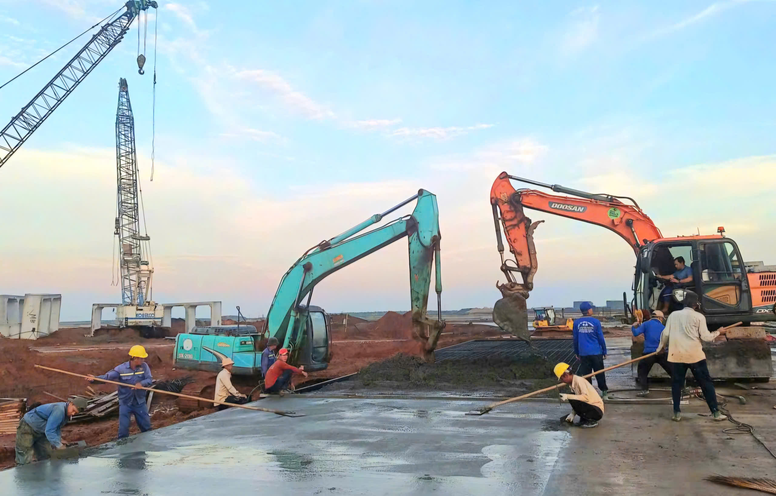 Hối hả làm đường lăn, sân đỗ, lập cột mốc mới tại "siêu sân bay" Long Thành- Ảnh 4.