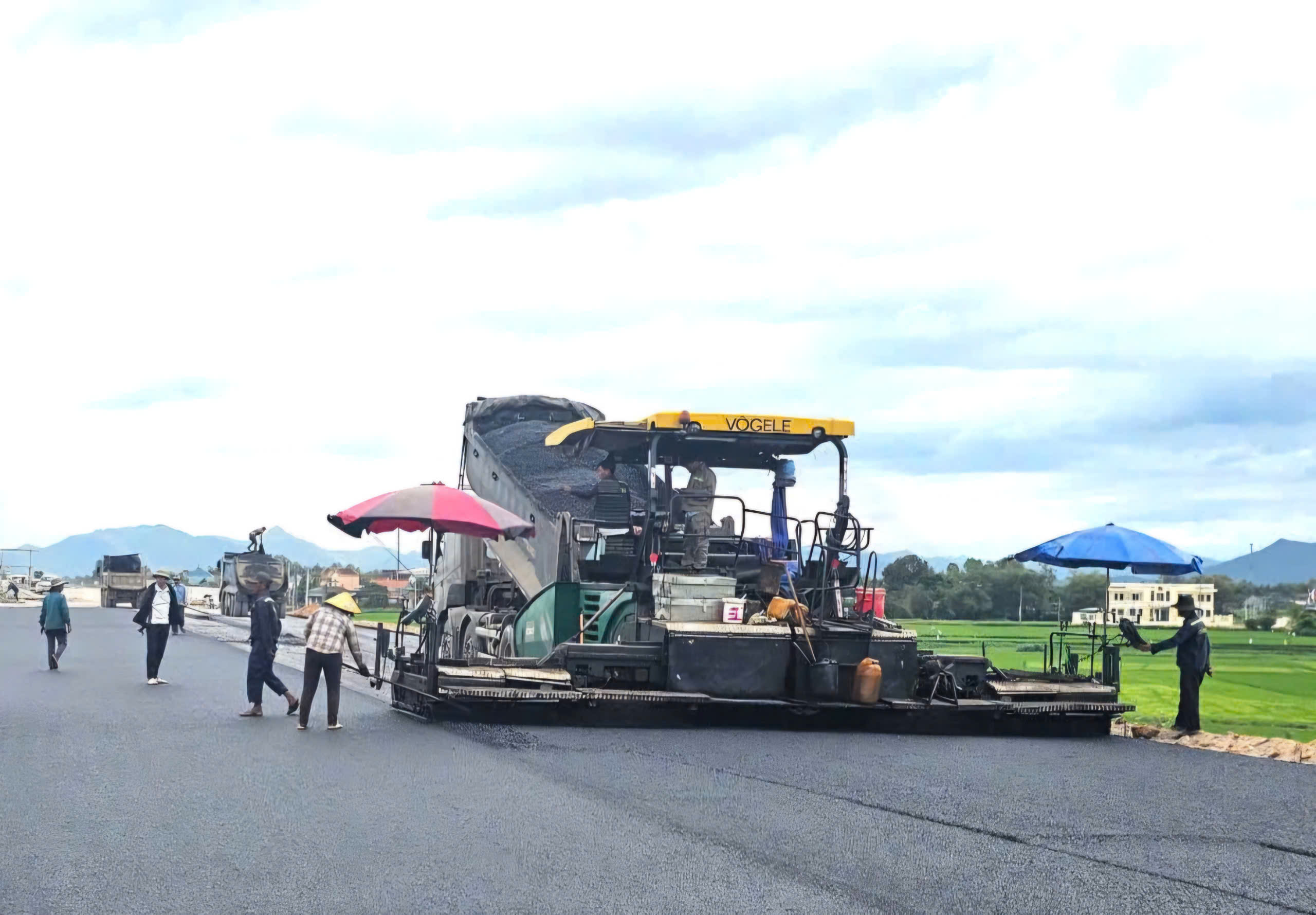 Bứt phá trên cao tốc Bắc - Nam, Cienco8 tiếp tục hướng tới dự án đường sắt quy mô lớn- Ảnh 1. Bứt phá trên cao tốc Bắc - Nam, Cienco8 tiếp tục hướng tới dự án đường sắt quy mô lớn- Ảnh 1.