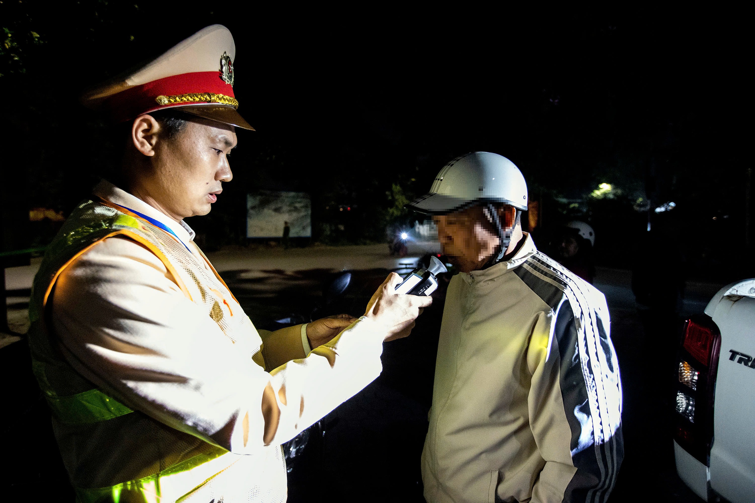 Hà Nội: Hơn 830 tài xế vi phạm nồng độ cồn trong 3 ngày, phạt gần 4,7 tỷ đồng- Ảnh 1.