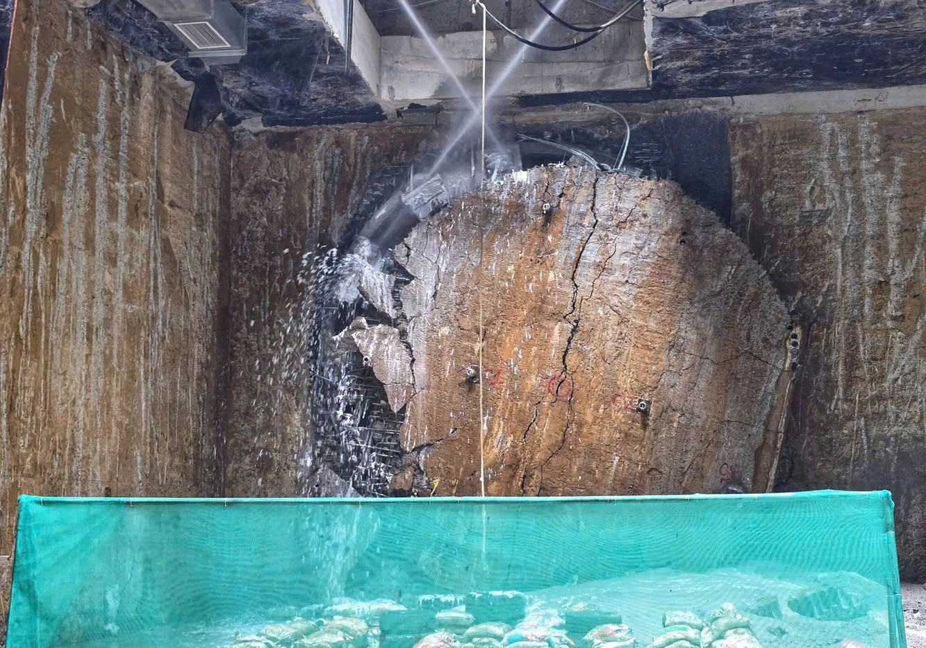 Robot đào hầm "Thần Tốc” hoàn thành khoan hầm metro đầu tiên của Hà Nội- Ảnh 2.