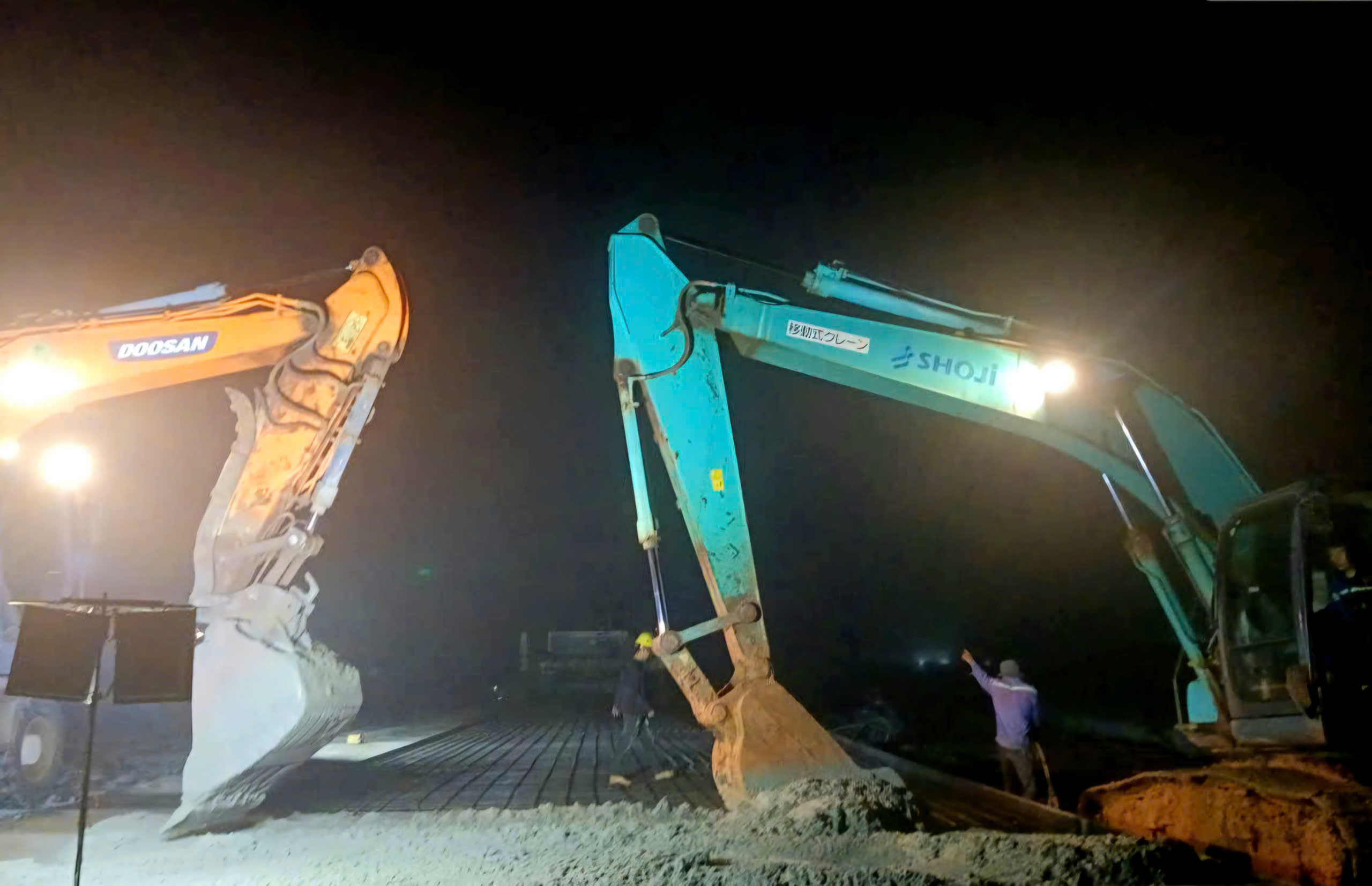 Hối hả làm đường lăn, sân đỗ, lập cột mốc mới tại "siêu sân bay" Long Thành- Ảnh 3.