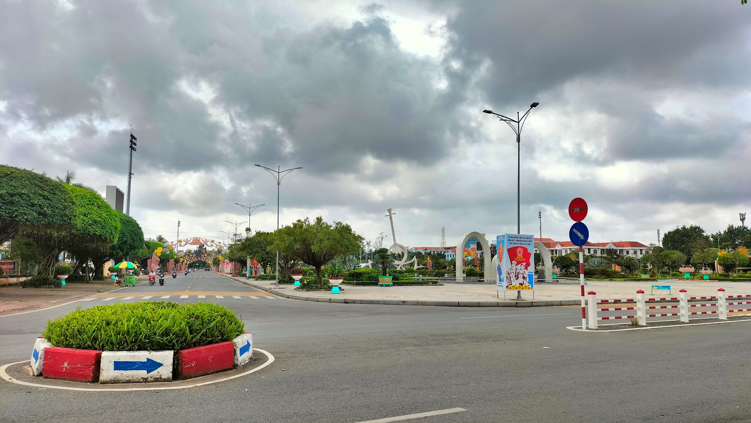 Giải pháp để Cà Mau đạt mục tiêu tăng trưởng hai con số giai đoạn 2026 - 2030- Ảnh 3. Giải pháp để Cà Mau đạt mục tiêu tăng trưởng hai con số giai đoạn 2026 - 2030- Ảnh 3.