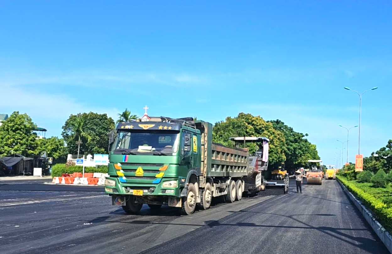 Thanh Hóa: Sửa chữa định kỳ để bảo vệ hạ tầng giao thông- Ảnh 1.