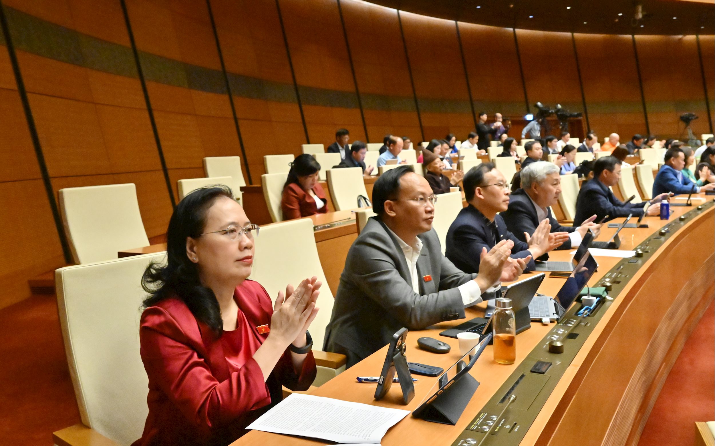 Bộ Xây dựng định giá tối đa giá vé máy bay nội địa hạng phổ thông- Ảnh 1. Bộ Xây dựng định giá tối đa giá vé máy bay nội địa hạng phổ thông- Ảnh 1.