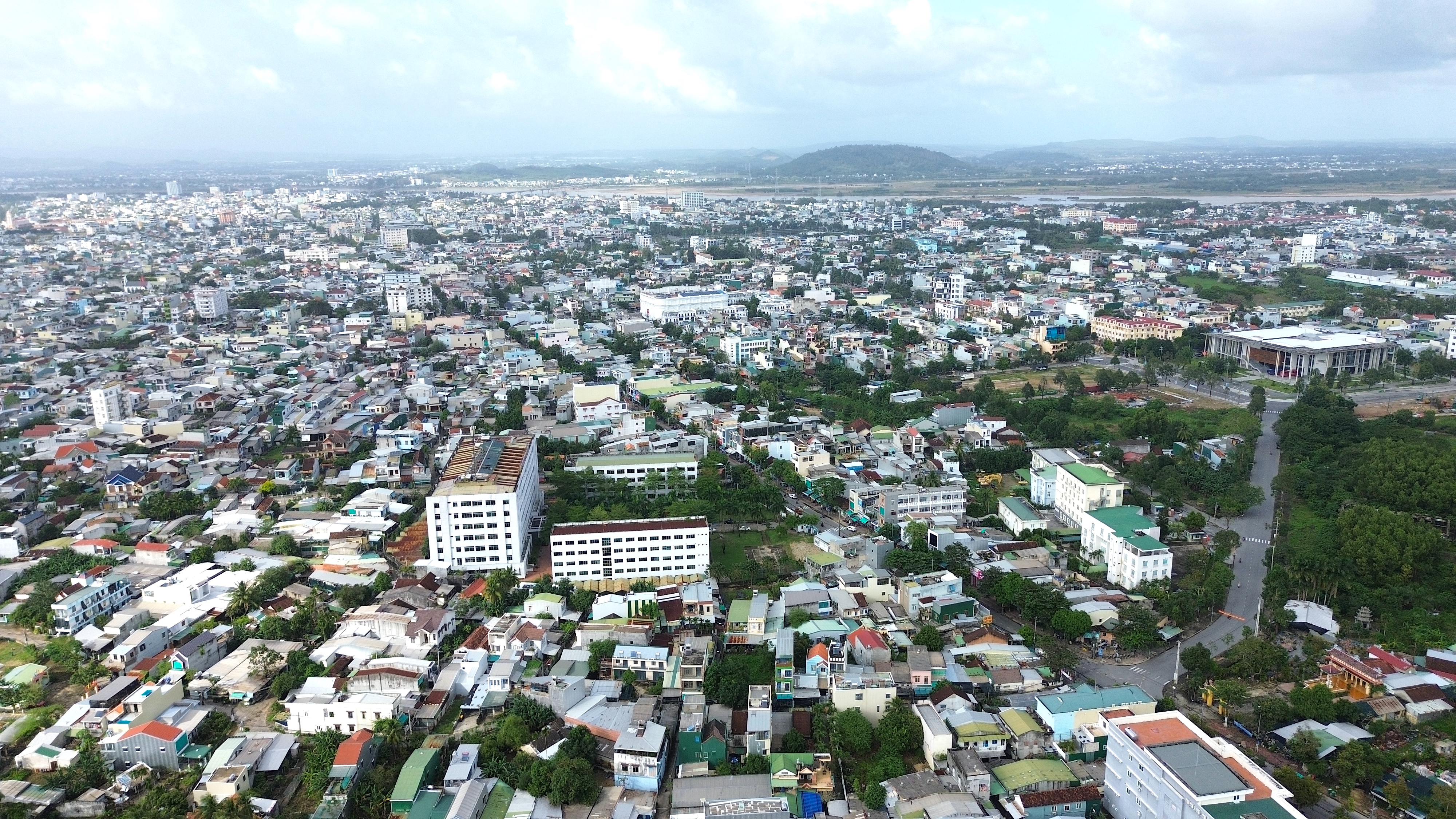 Đến năm 2030, Quảng Ngãi có hơn nửa triệu m² sàn nhà ở xã hội- Ảnh 4. Đến năm 2030, Quảng Ngãi có hơn nửa triệu m² sàn nhà ở xã hội- Ảnh 4.