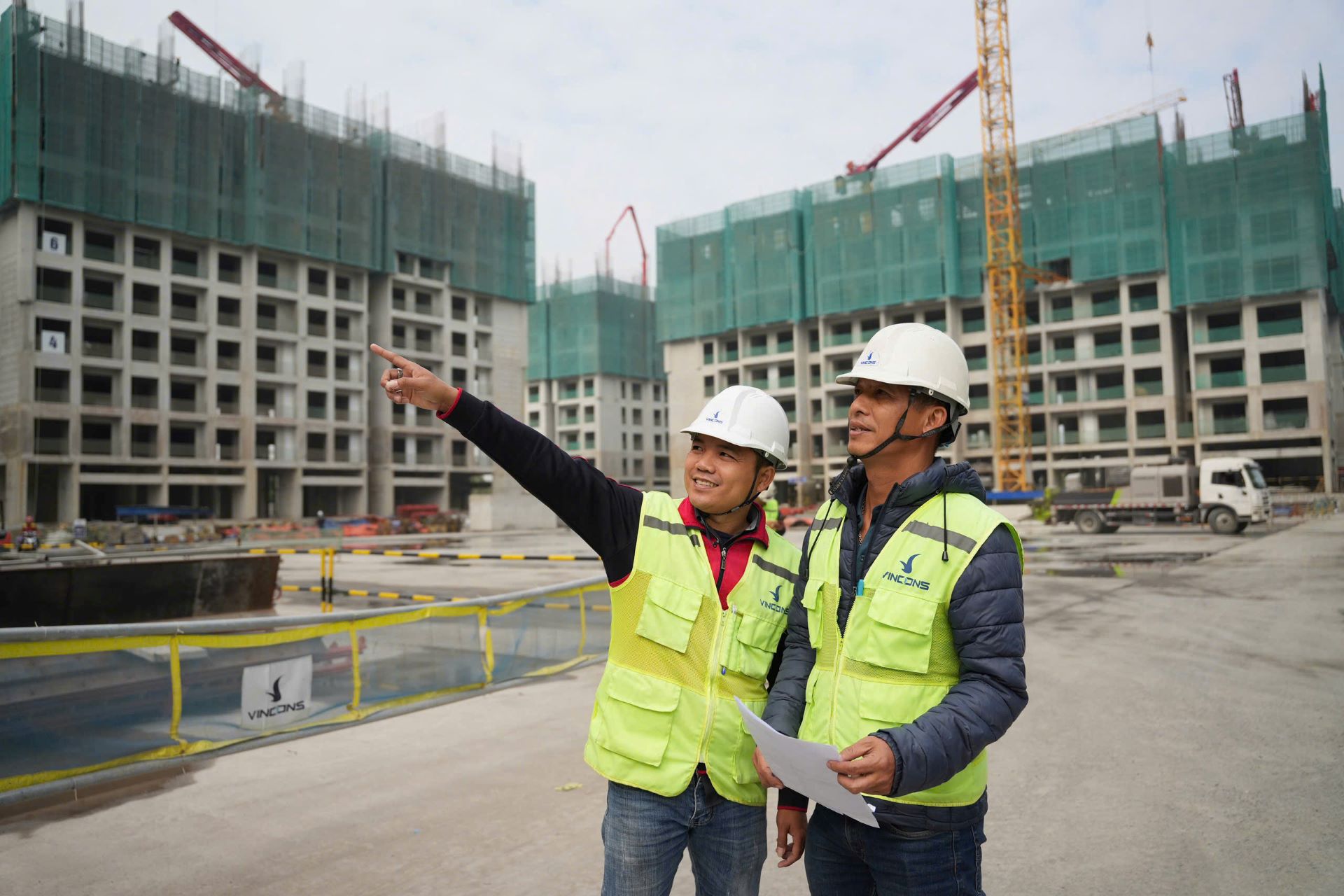VinCons tuyển dụng 100.000 công nhân xây dựng trên toàn quốc- Ảnh 1.