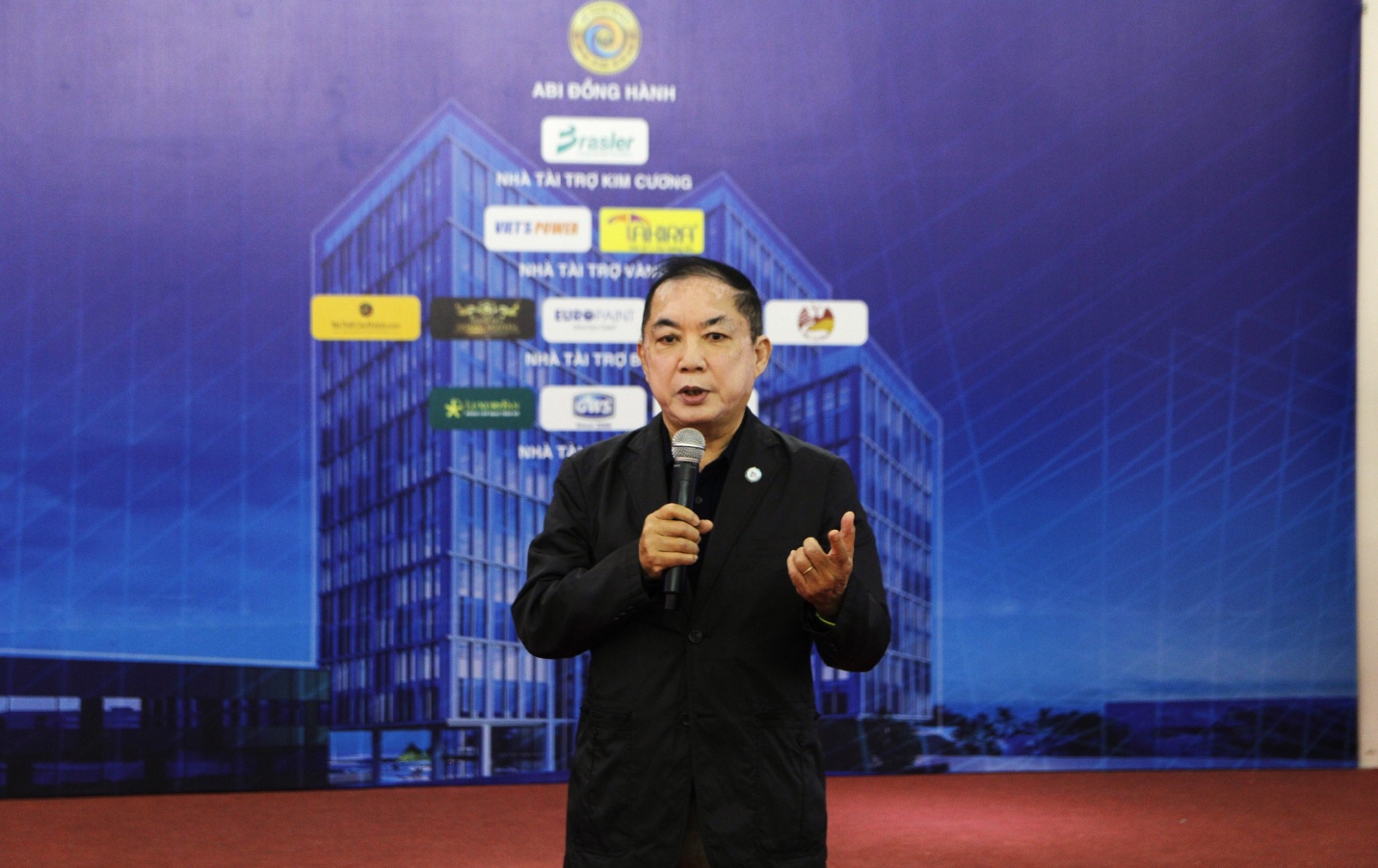 Giải pháp thiết kế, công nghệ, vật liệu và nội thất cho nhà ở xã hội- Ảnh 4. ThS.KS Đỗ Đức Thắng chia sẻ về những vấn đề thực tiễn trong ứng dụng khoa học công nghệ cho xây dựng nhà ở hiện nay.