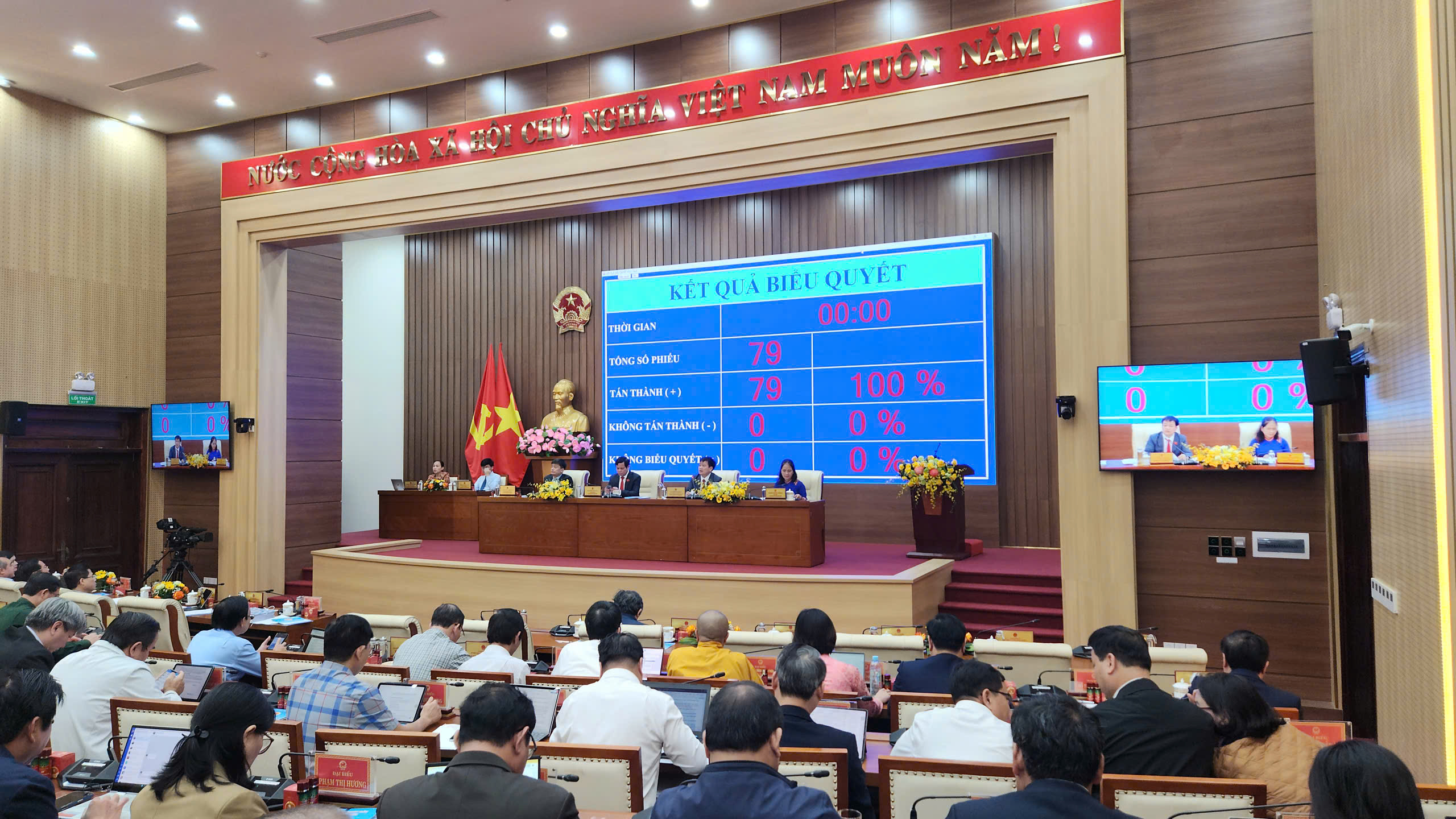 Quảng Ngãi: Miễn, giảm giá vé xe buýt cho người yếu thế, thu nhập thấp- Ảnh 2. Quảng Ngãi: Miễn, giảm giá vé xe buýt cho người yếu thế, thu nhập thấp- Ảnh 2.