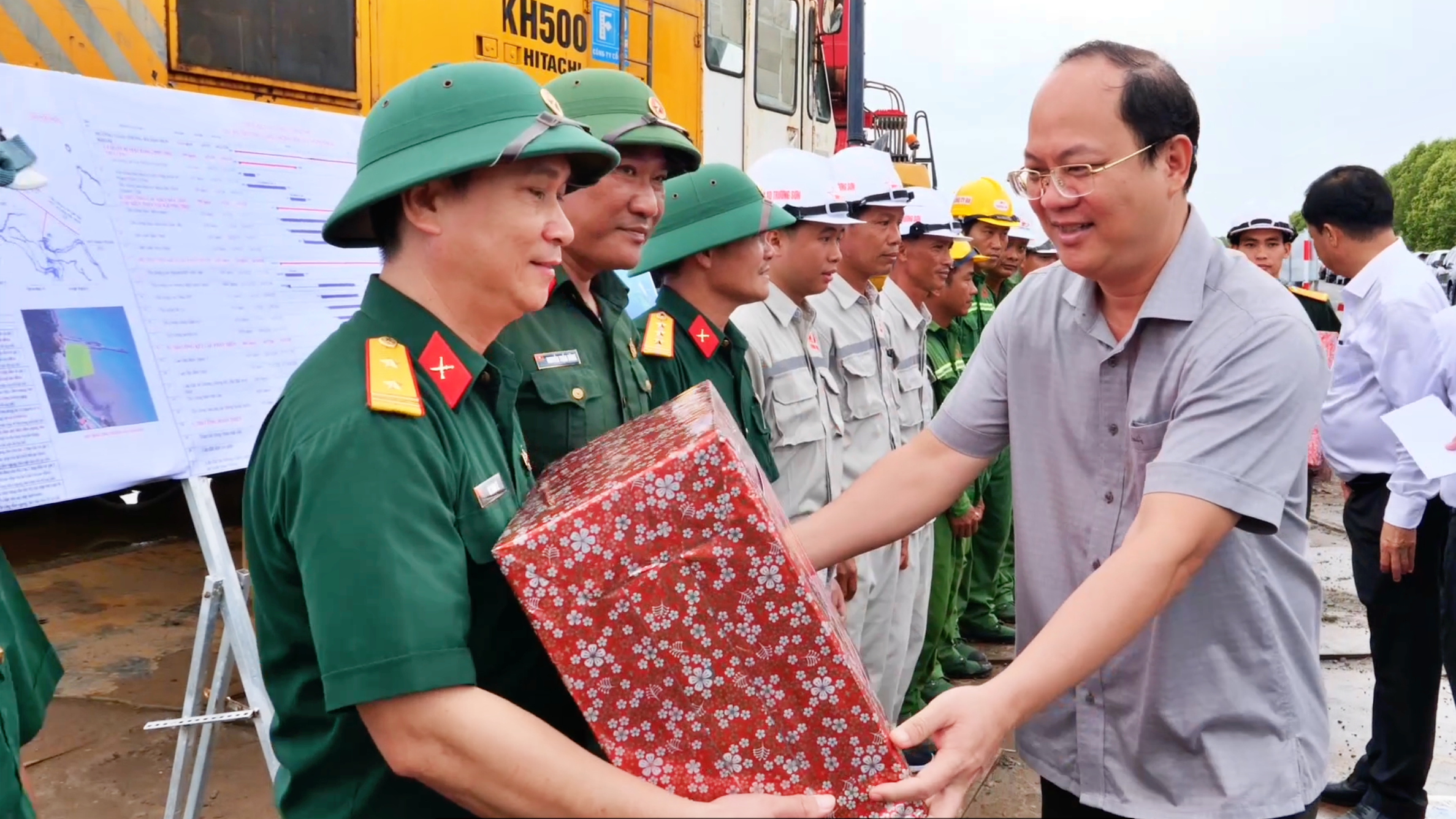 Bàn giao mặt bằng cho đơn vị thi công cao tốc Cà Mau - Đất Mũi- Ảnh 2. Bàn giao mặt bằng cho đơn vị thi công cao tốc Cà Mau - Đất Mũi- Ảnh 2.