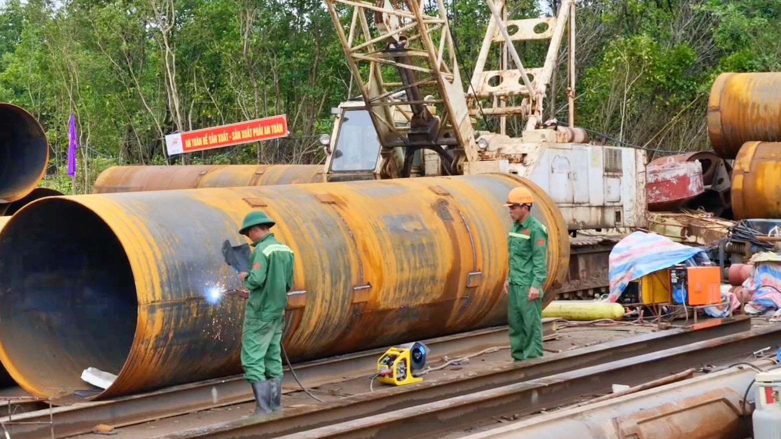 Bàn giao mặt bằng cho đơn vị thi công cao tốc Cà Mau - Đất Mũi- Ảnh 1. Bàn giao mặt bằng cho đơn vị thi công cao tốc Cà Mau - Đất Mũi- Ảnh 1.