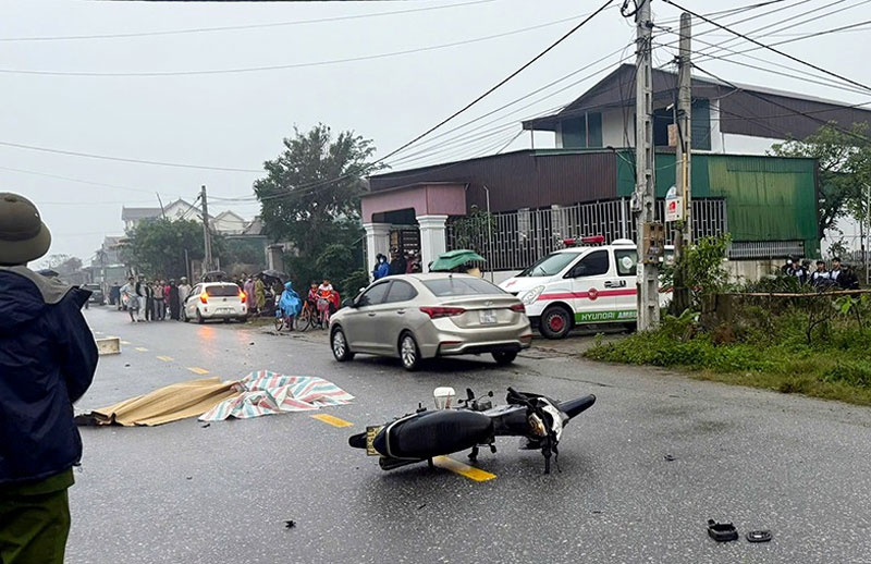 Hiện trường vụ tai nạn khiến em T tử vong tại chỗ - Ảnh: Hữu Trung. Hiện trường vụ tai nạn khiến em T tử vong tại chỗ - Ảnh: Hữu Trung.