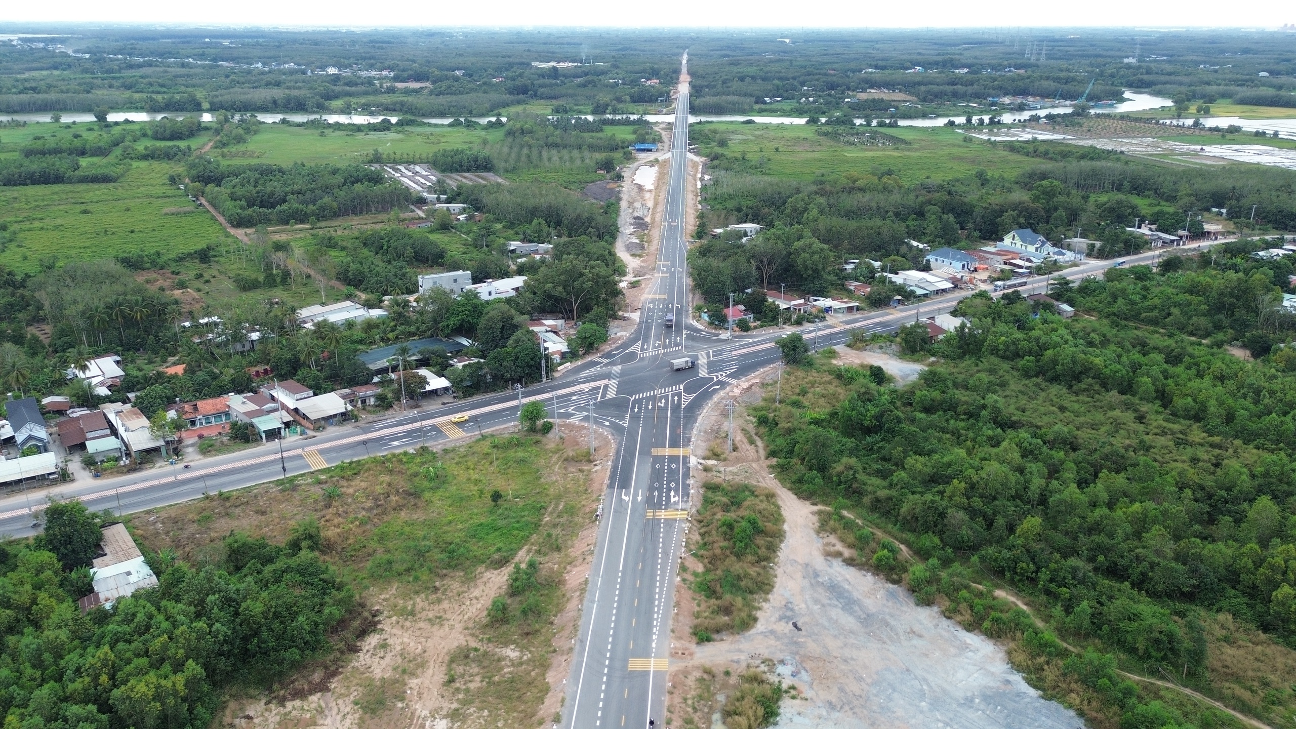 Toàn cảnh 31km đường Hồ Chí Minh qua TP.HCM sắp chính thức thông xe- Ảnh 5. Toàn cảnh 31km đường Hồ Chí Minh qua TP.HCM sắp chính thức thông xe- Ảnh 5.