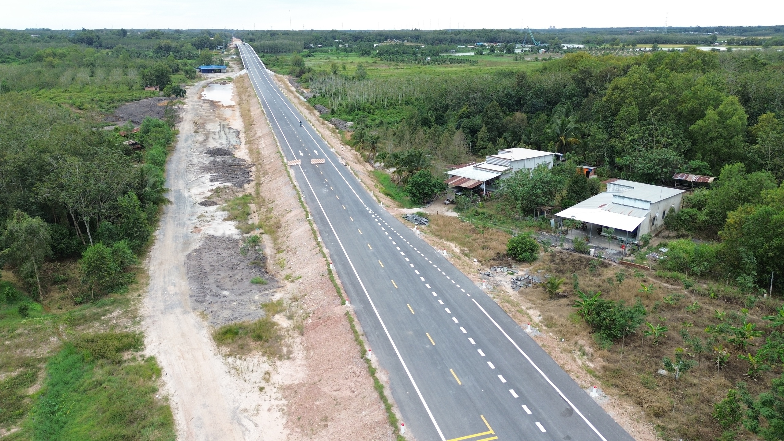 Toàn cảnh 31km đường Hồ Chí Minh qua TP.HCM sắp chính thức thông xe- Ảnh 7. Toàn cảnh 31km đường Hồ Chí Minh qua TP.HCM sắp chính thức thông xe- Ảnh 7.