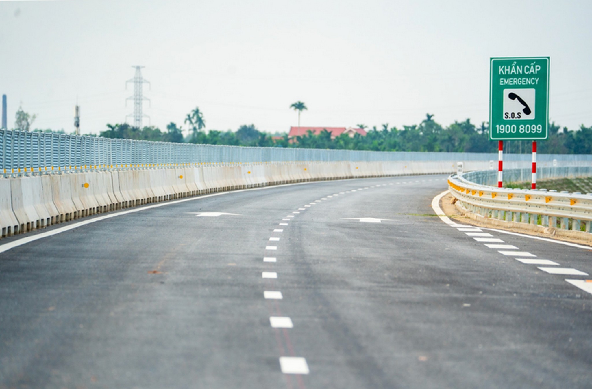 Cận cảnh 88km cao tốc qua Quảng Ngãi, Gia Lai sắp khánh thành- Ảnh 3. Cận cảnh 88km cao tốc qua Quảng Ngãi, Gia Lai sắp khánh thành- Ảnh 3.