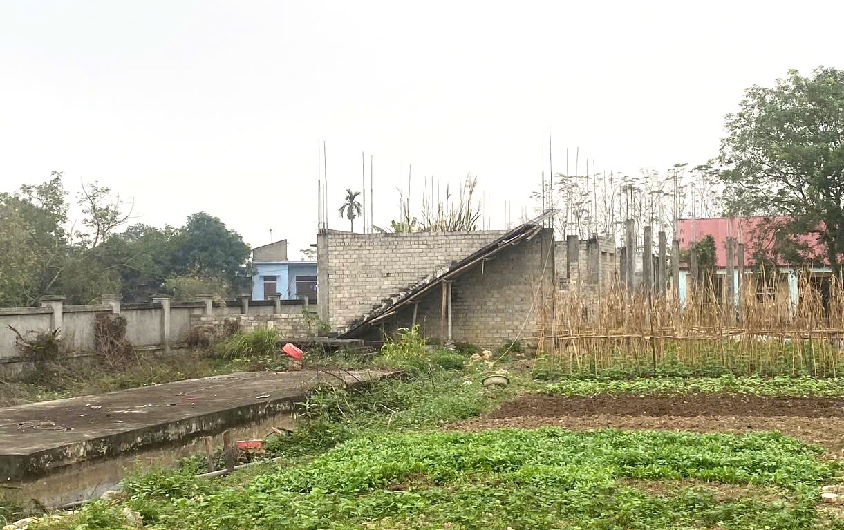 Thi công dang dở, hai công trình trường học ở Thanh Hóa khi nào tái khởi động?- Ảnh 2. Thi công dang dở, hai công trình trường học ở Thanh Hóa khi nào tái khởi động?- Ảnh 2.