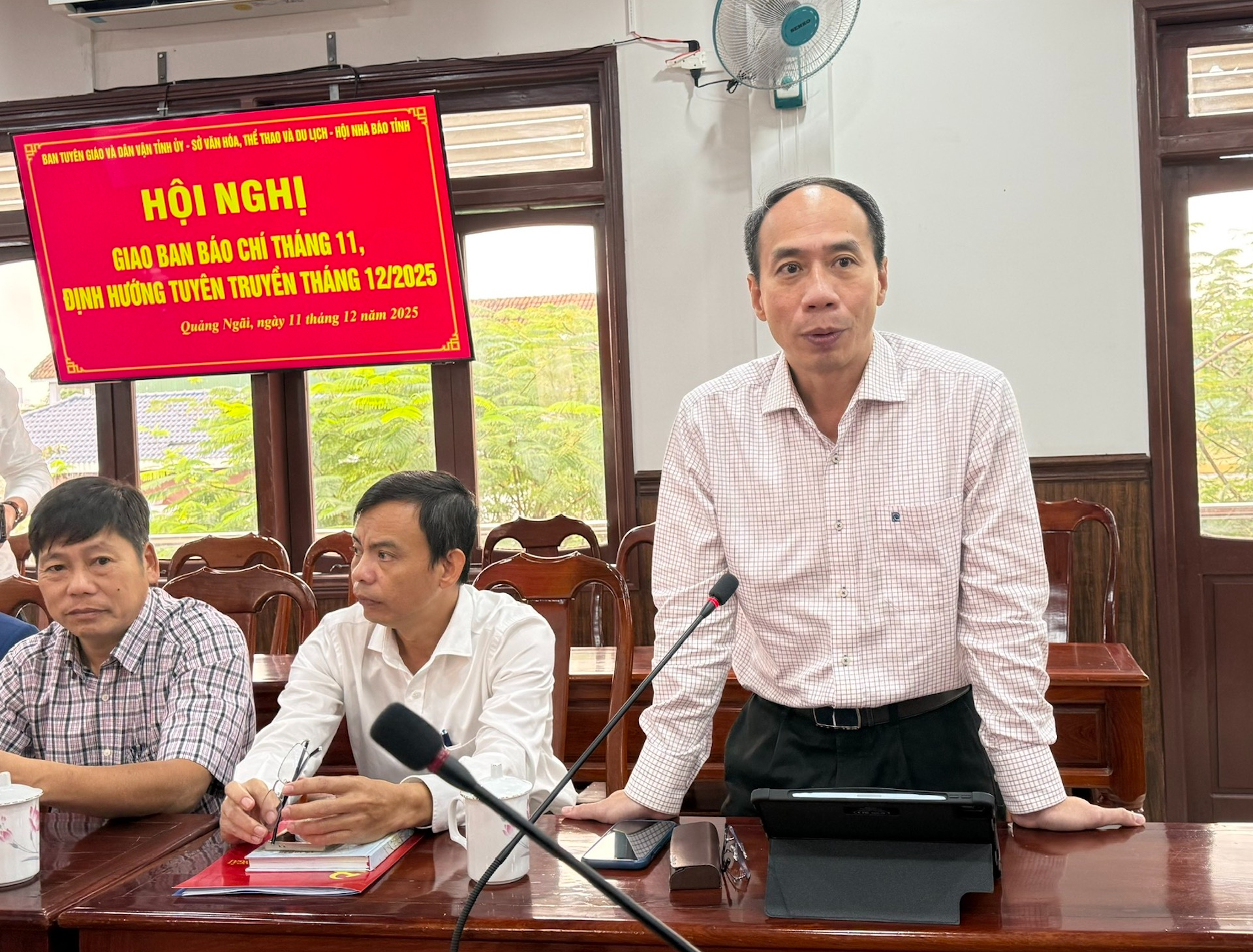 Khắc phục sự cố trồi cáp ngầm cấp điện cho đặc khu Lý Sơn- Ảnh 1. Khắc phục sự cố trồi cáp ngầm cấp điện cho đặc khu Lý Sơn- Ảnh 1.