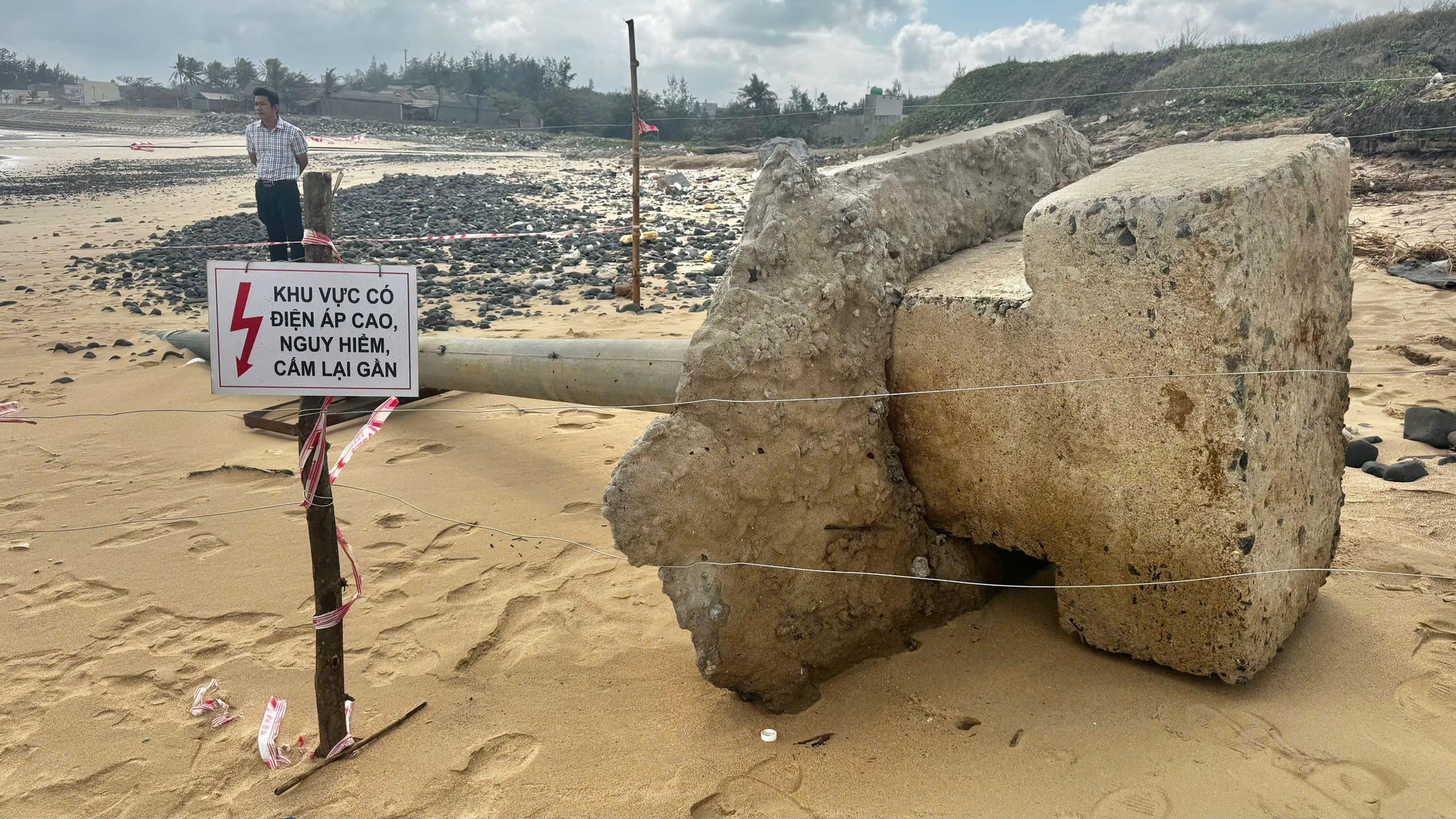 Khắc phục sự cố trồi cáp ngầm cấp điện cho đặc khu Lý Sơn- Ảnh 4. Khắc phục sự cố trồi cáp ngầm cấp điện cho đặc khu Lý Sơn- Ảnh 4.