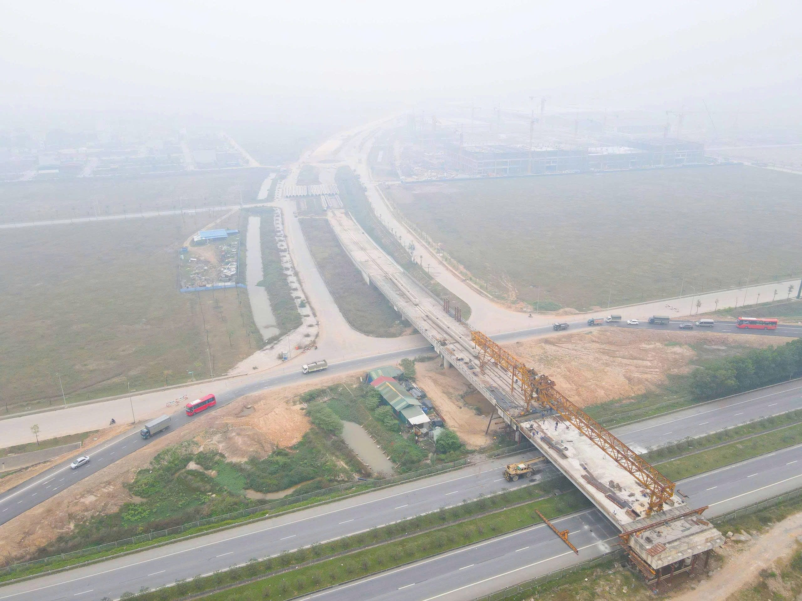 Bắc Ninh: Cầu vượt nối khu công nghiệp ở dự án đường nghìn tỷ đồng sắp về đích- Ảnh 1.