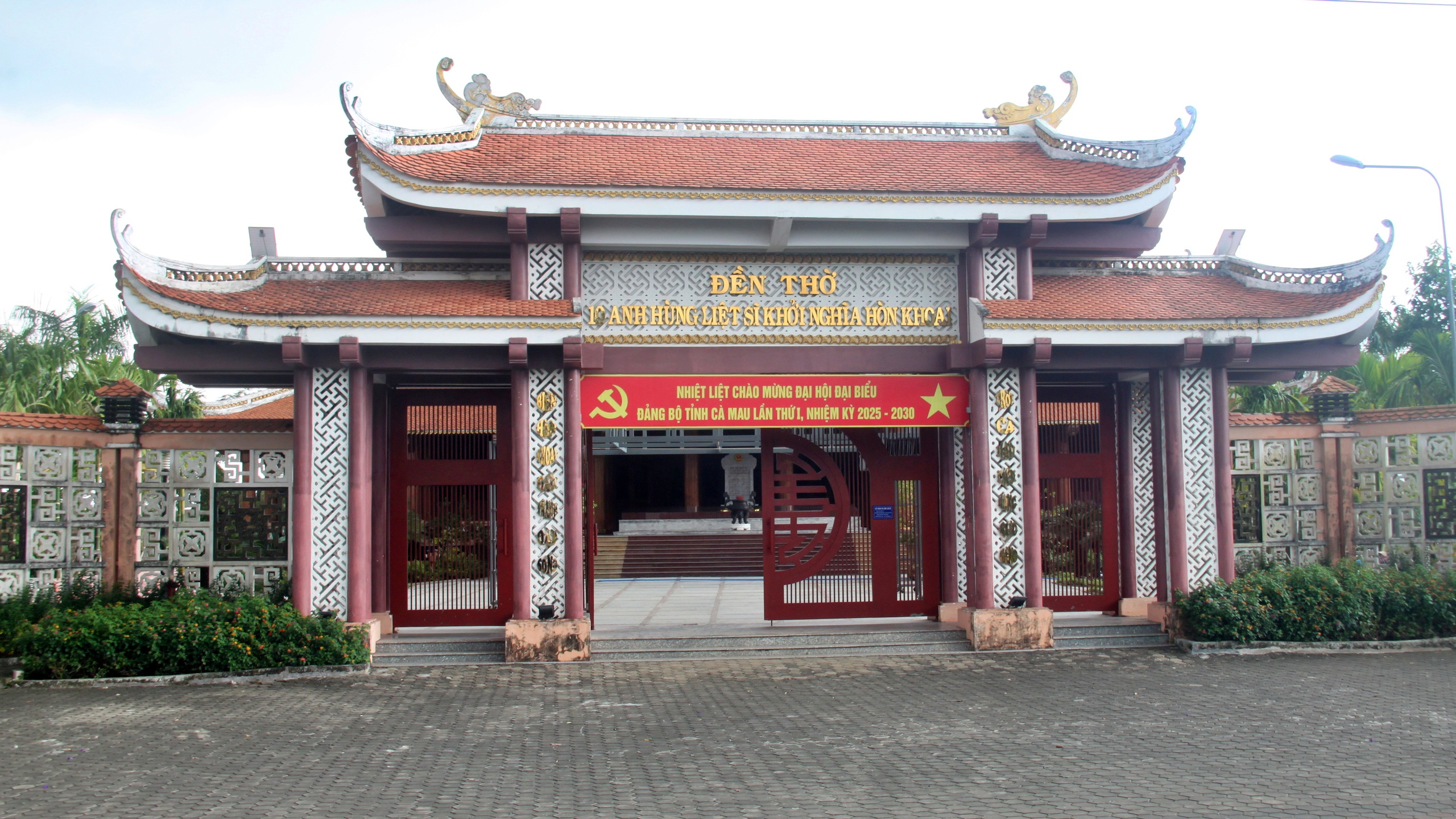 Cà Mau: Trùng tu đền thờ 10 Anh hùng liệt sỹ khởi nghĩa Hòn Khoai- Ảnh 1.