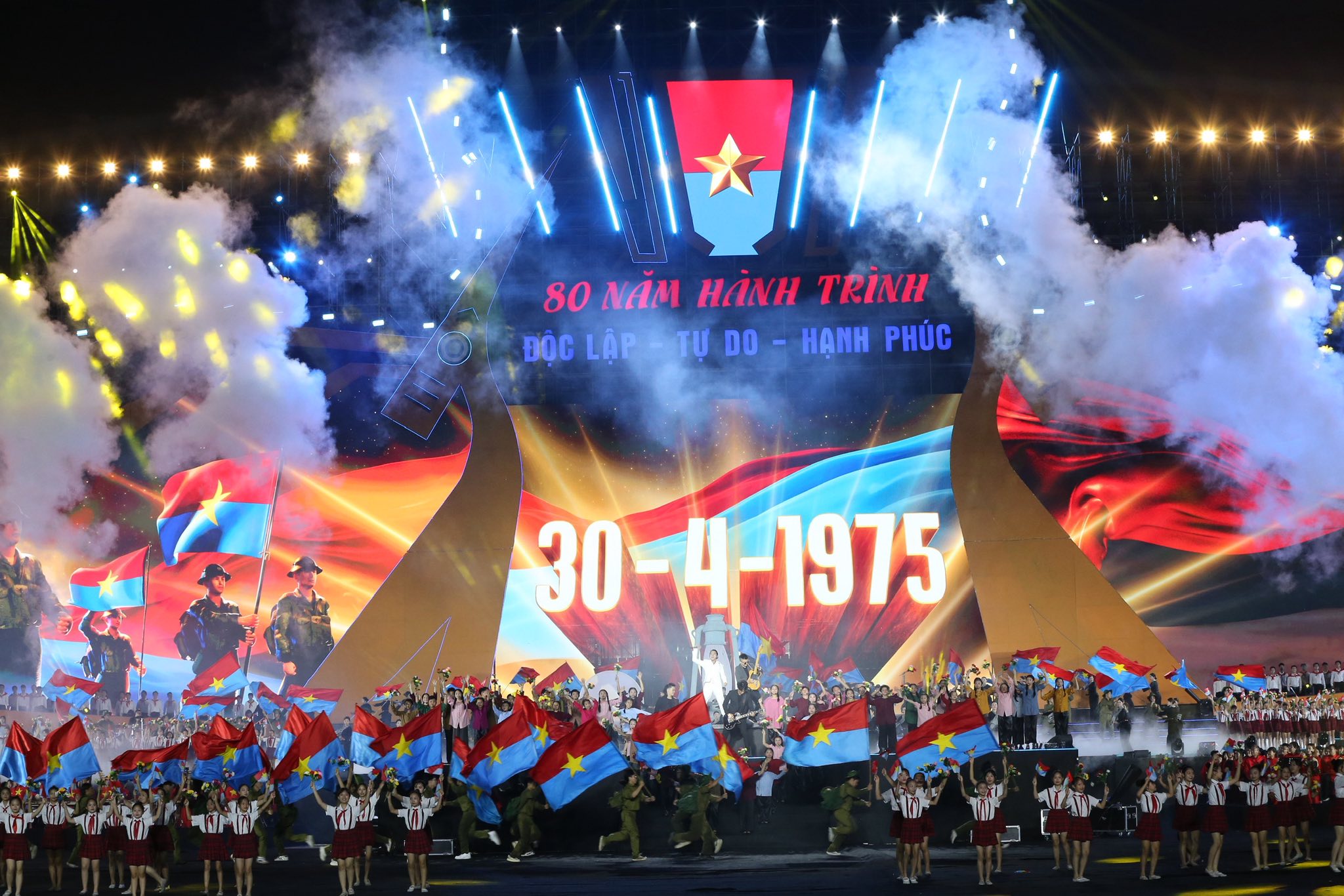 Nhạc truyền thống, yêu nước thống trị top trending 2025- Ảnh 6. Nhạc truyền thống, yêu nước thống trị top trending 2025- Ảnh 6.