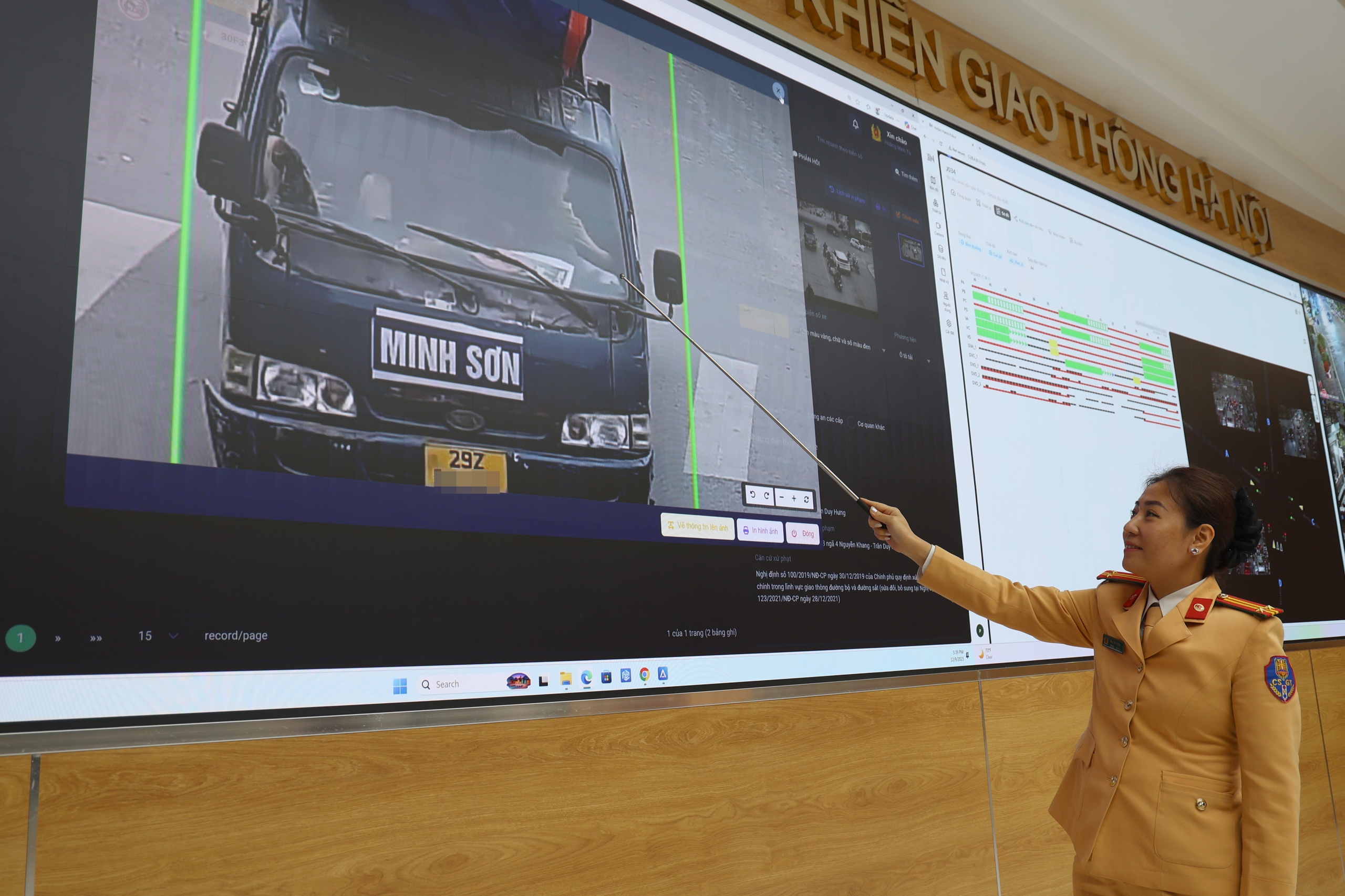 Bên trong trung tâm đầu não điều khiển hơn 1.830 camera AI ở Hà Nội- Ảnh 4. Bên trong trung tâm đầu não điều khiển hơn 1.830 camera AI ở Hà Nội- Ảnh 4.