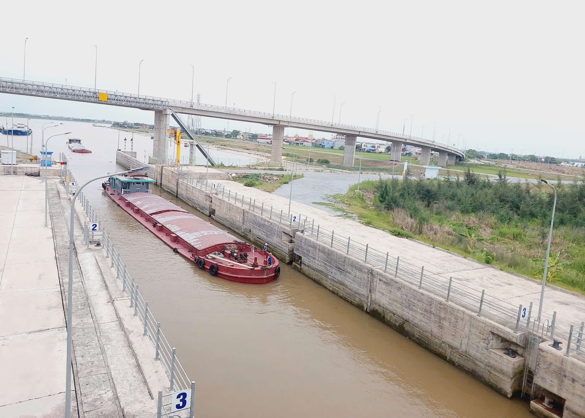 Cắt bớt thủ tục h&agrave;nh ch&iacute;nh đối với phương tiện thủy nội địa, giảm chi ph&iacute; cho doanh nghiệp- Ảnh 1.