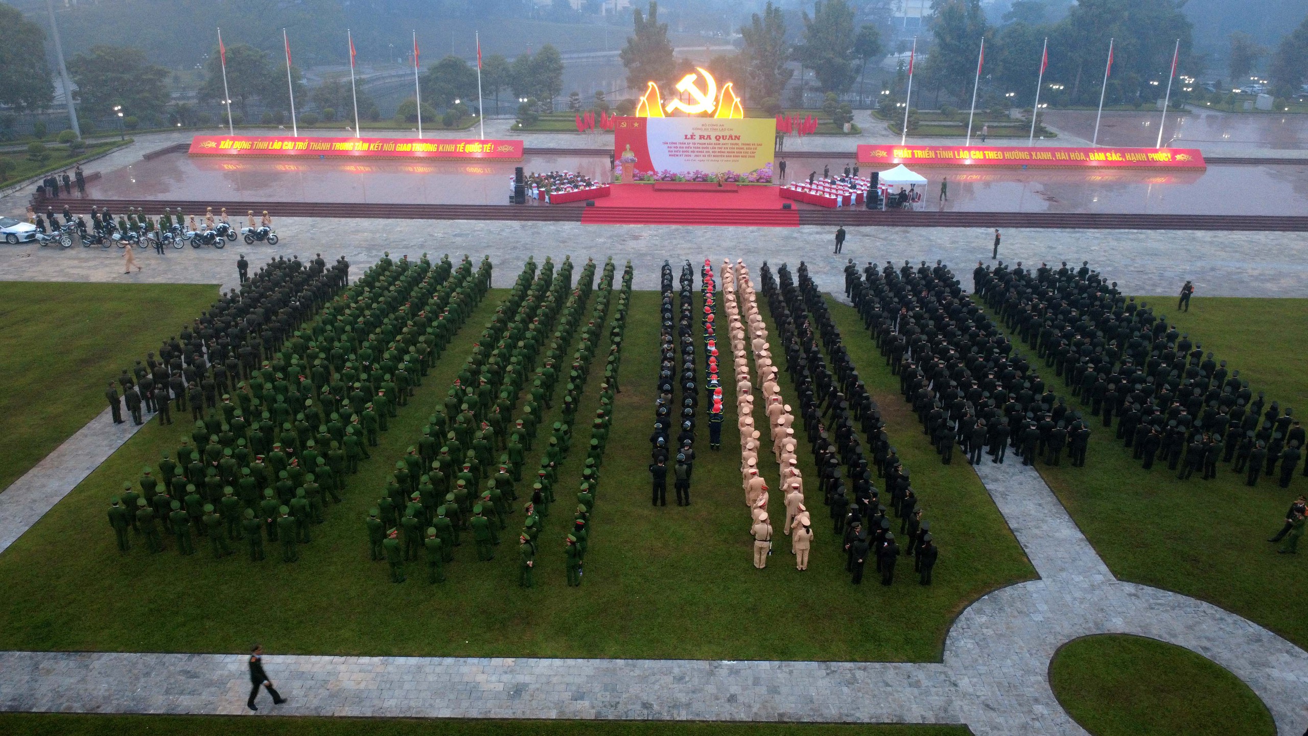 Gần 1.000 cán bộ, chiến sĩ công an tỉnh Lào Cai ra quân đợt cao điểm trấn áp tội phạm- Ảnh 1.